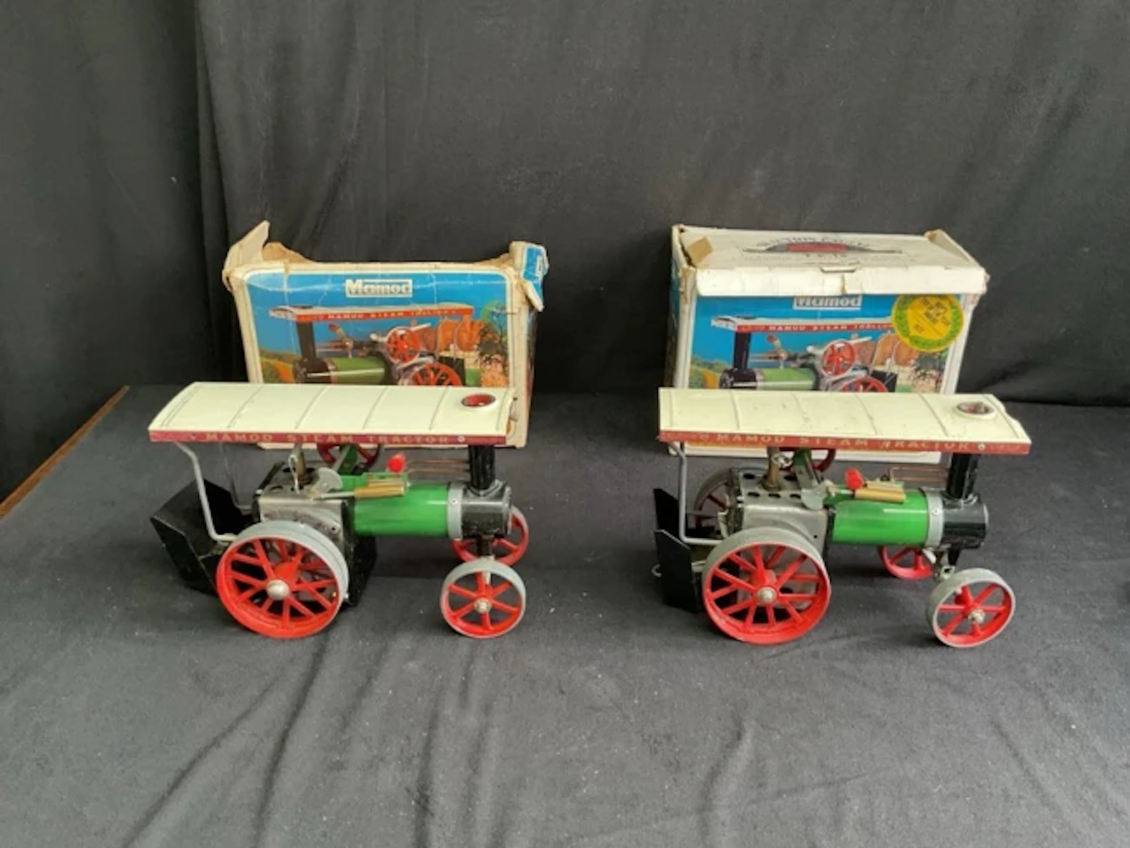 Two 70s boxed Mamod live steam traction engine models. (10in x 4.75in x 7in)