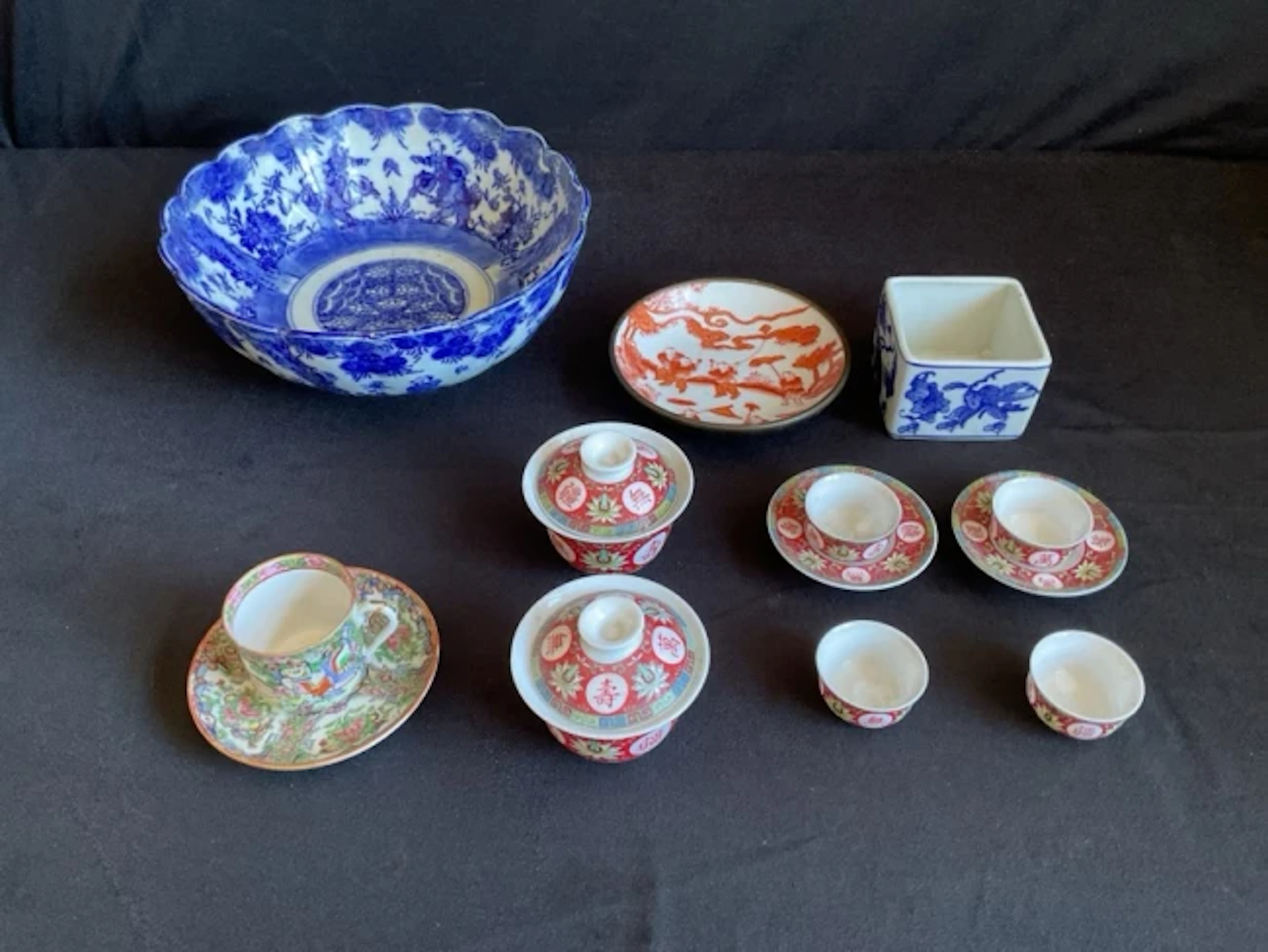 Miscellaneous Chinese ceramics - a famille rose floral cup & saucer