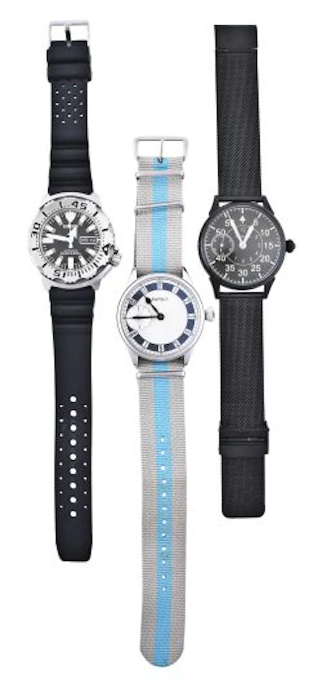A lot of three large wrist watches