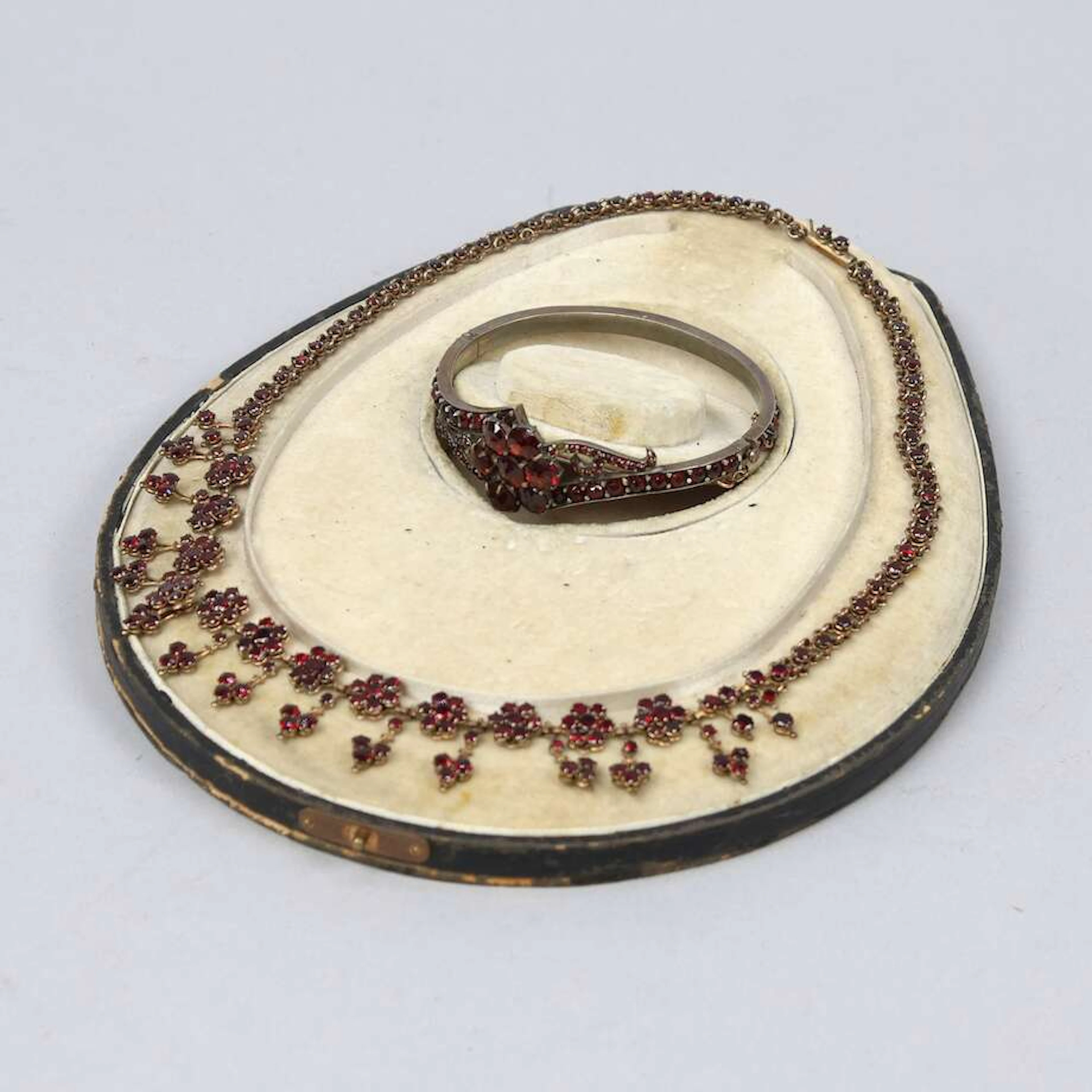 Halsband