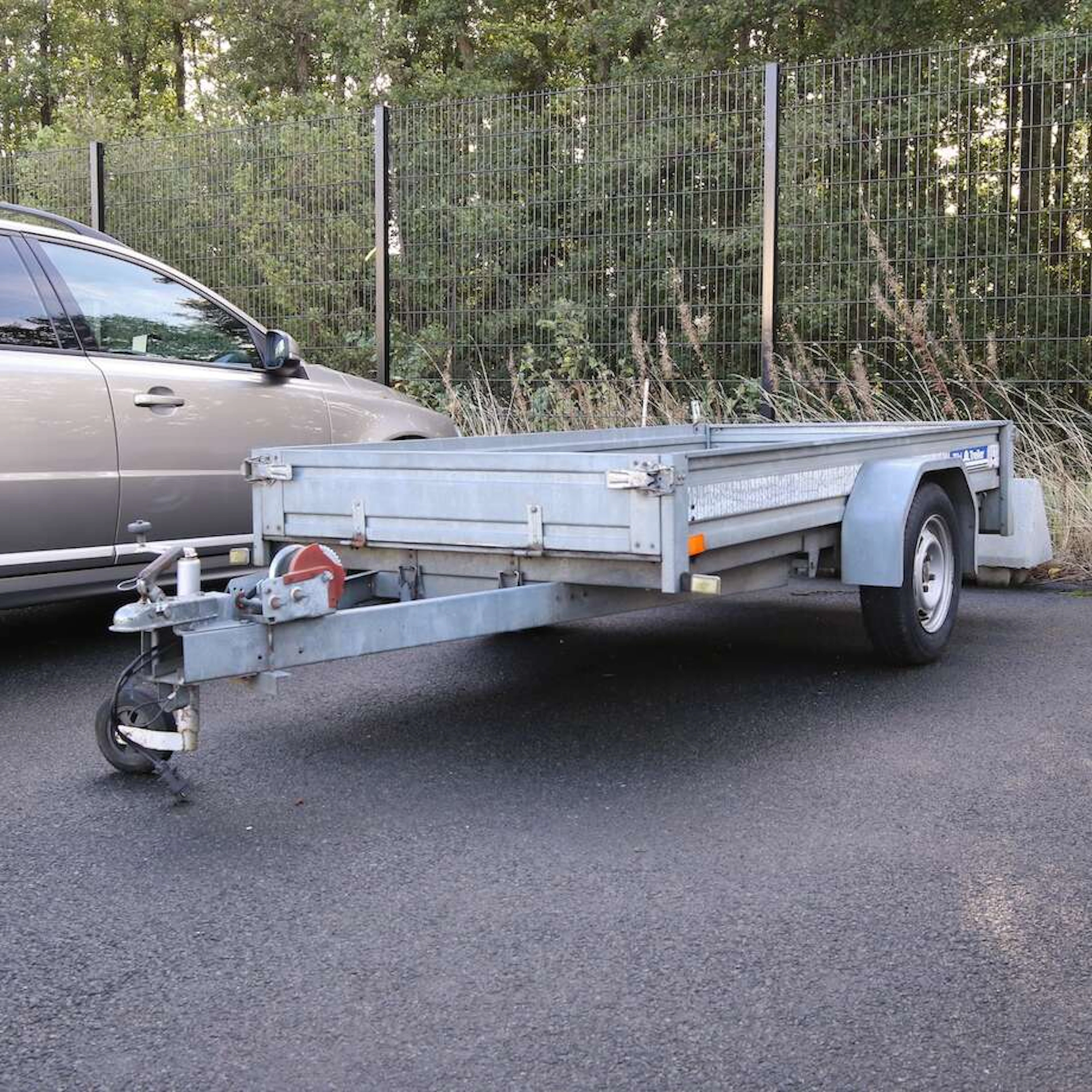 Personbilssläp Tiki-Treiler