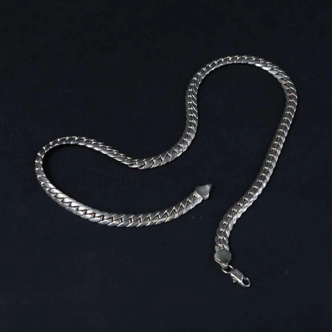 Halsband