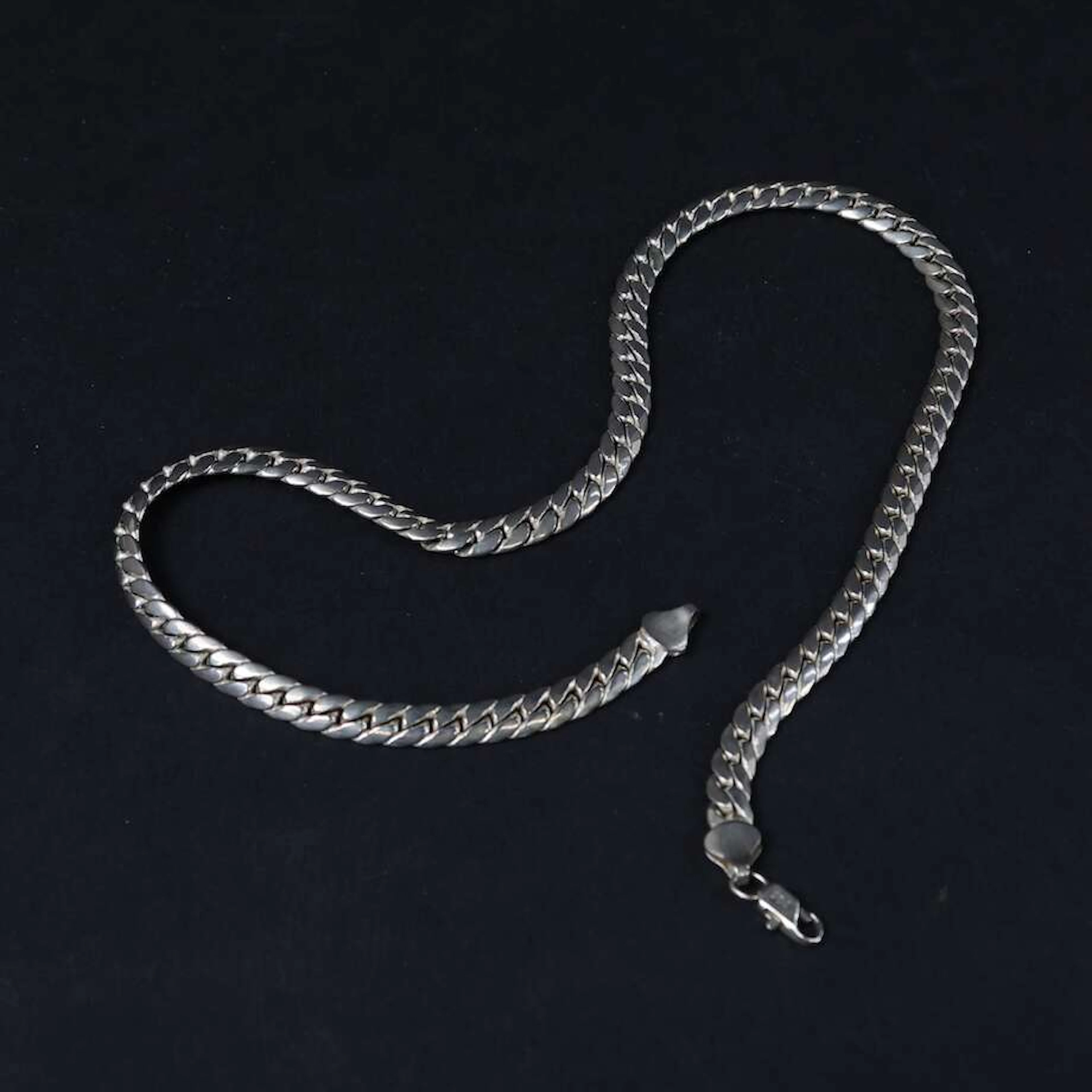 Halsband