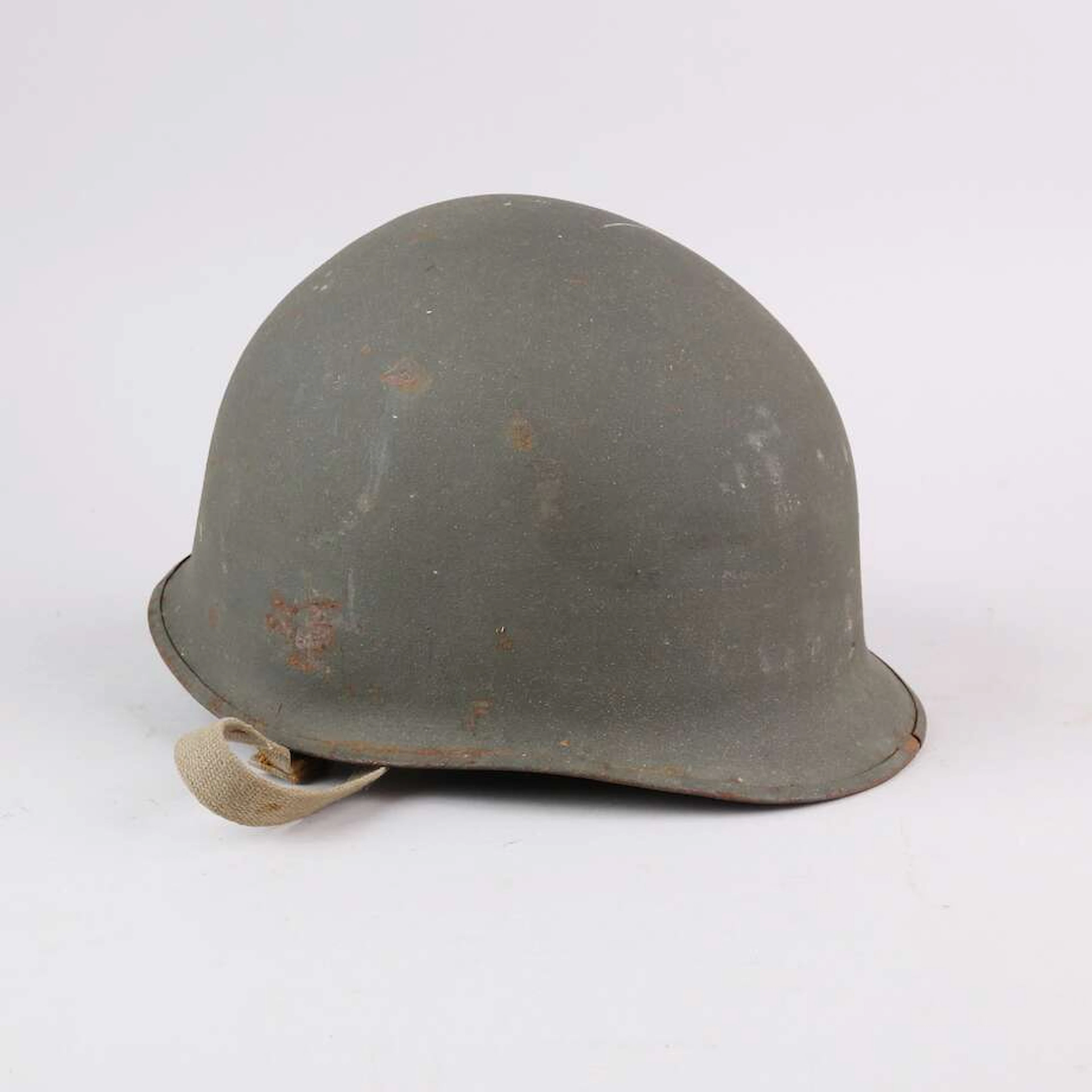 Militärhjälm