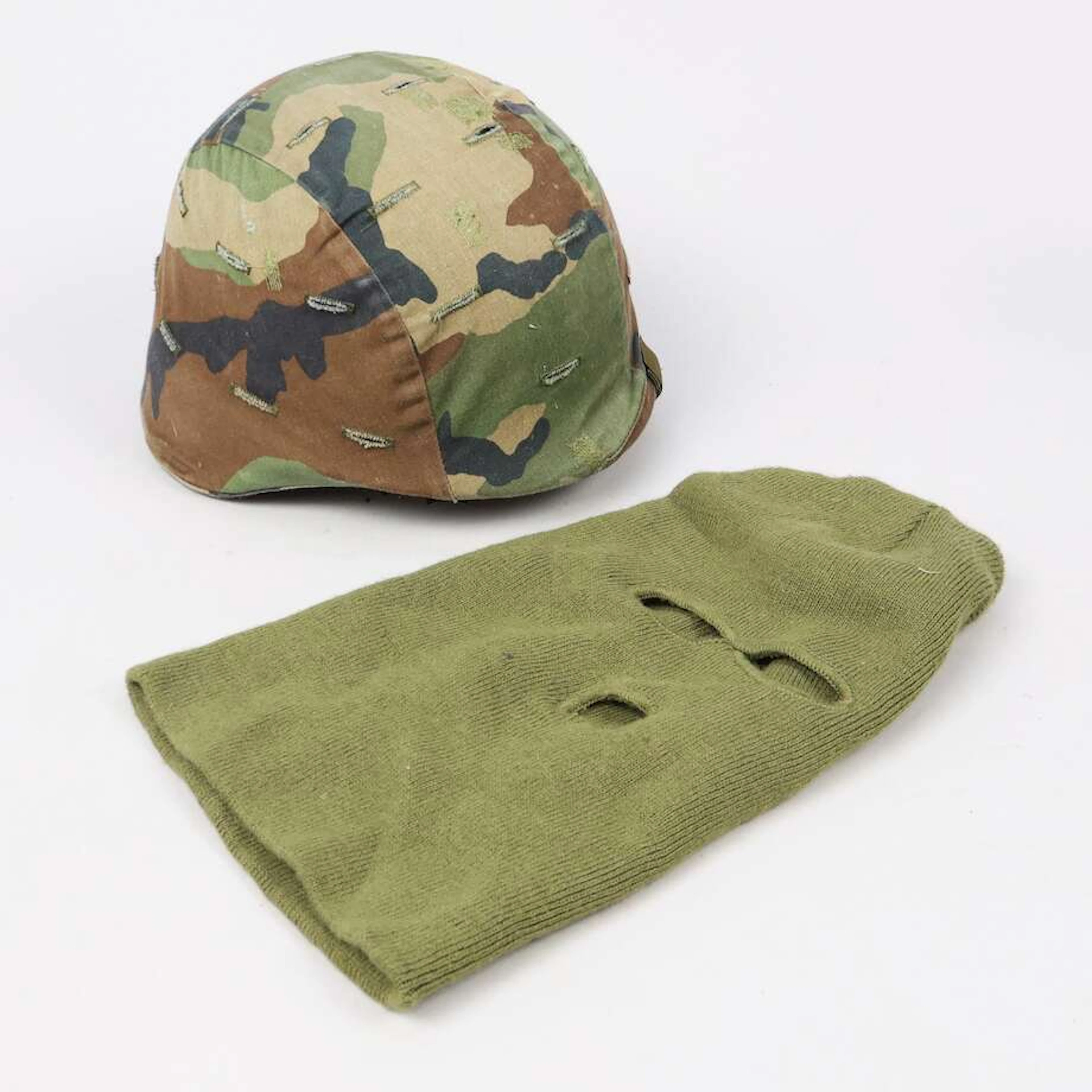 Militärhjälm
