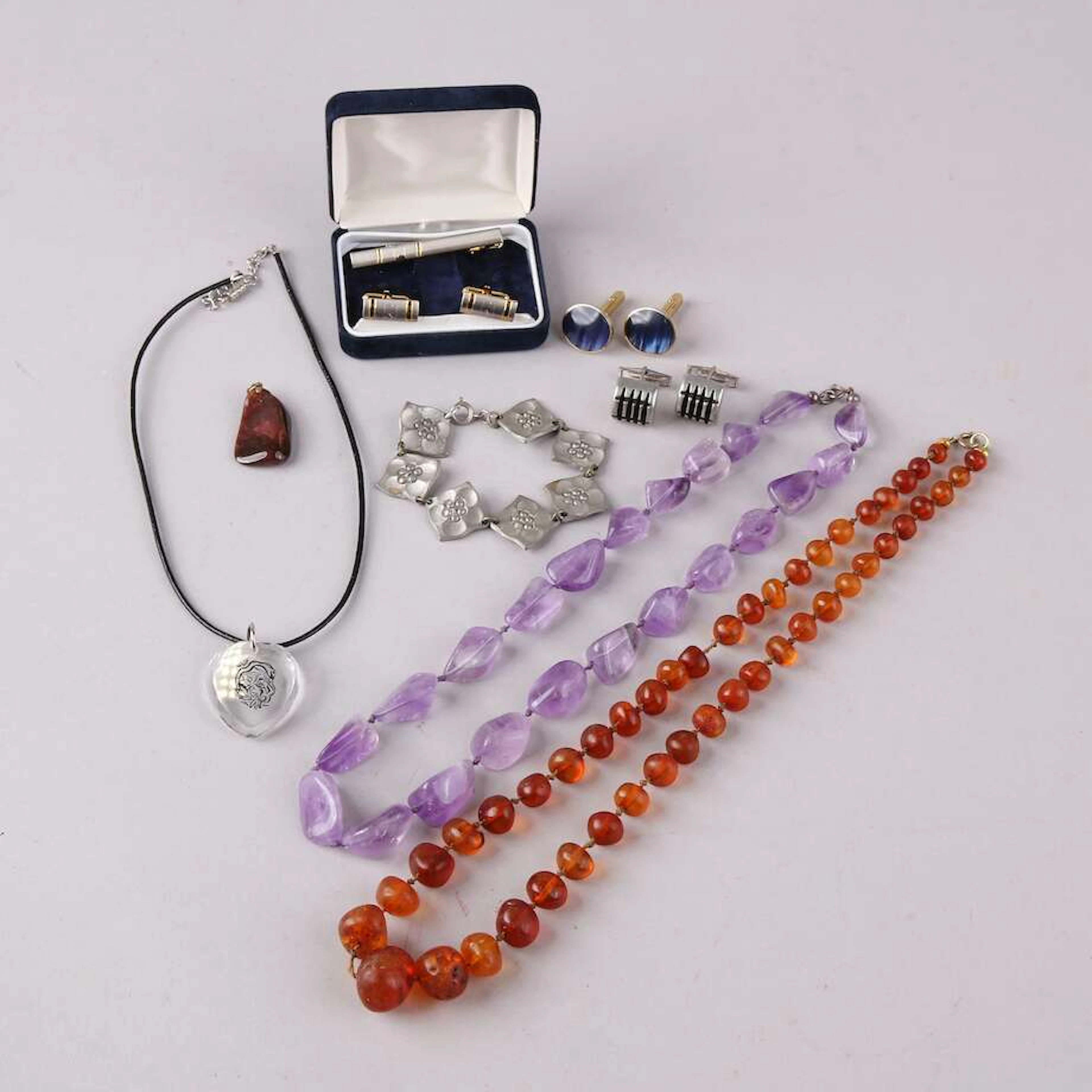 Halsband
