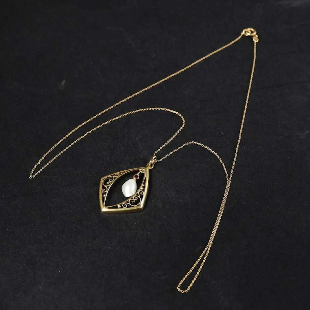 Halsband