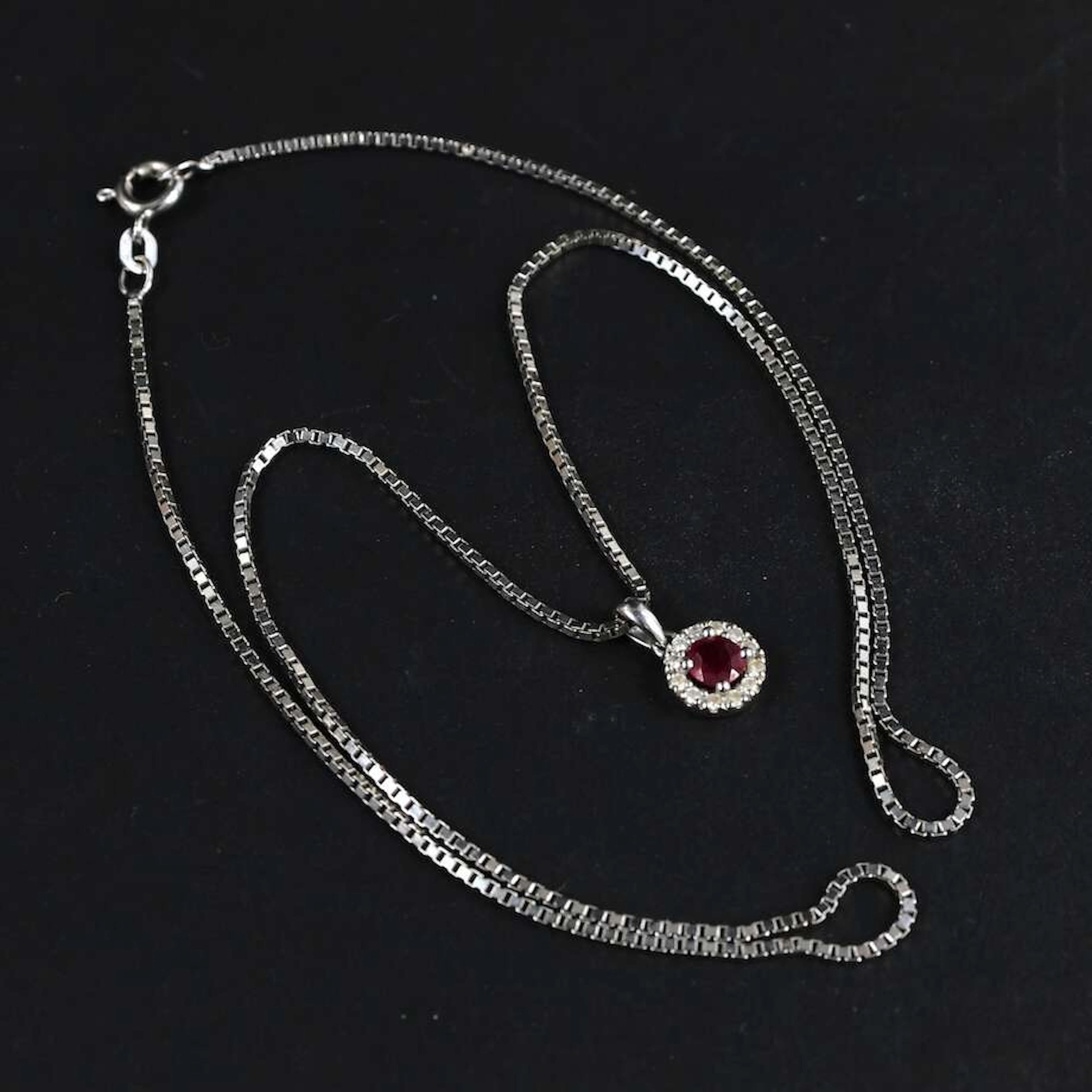 Halsband