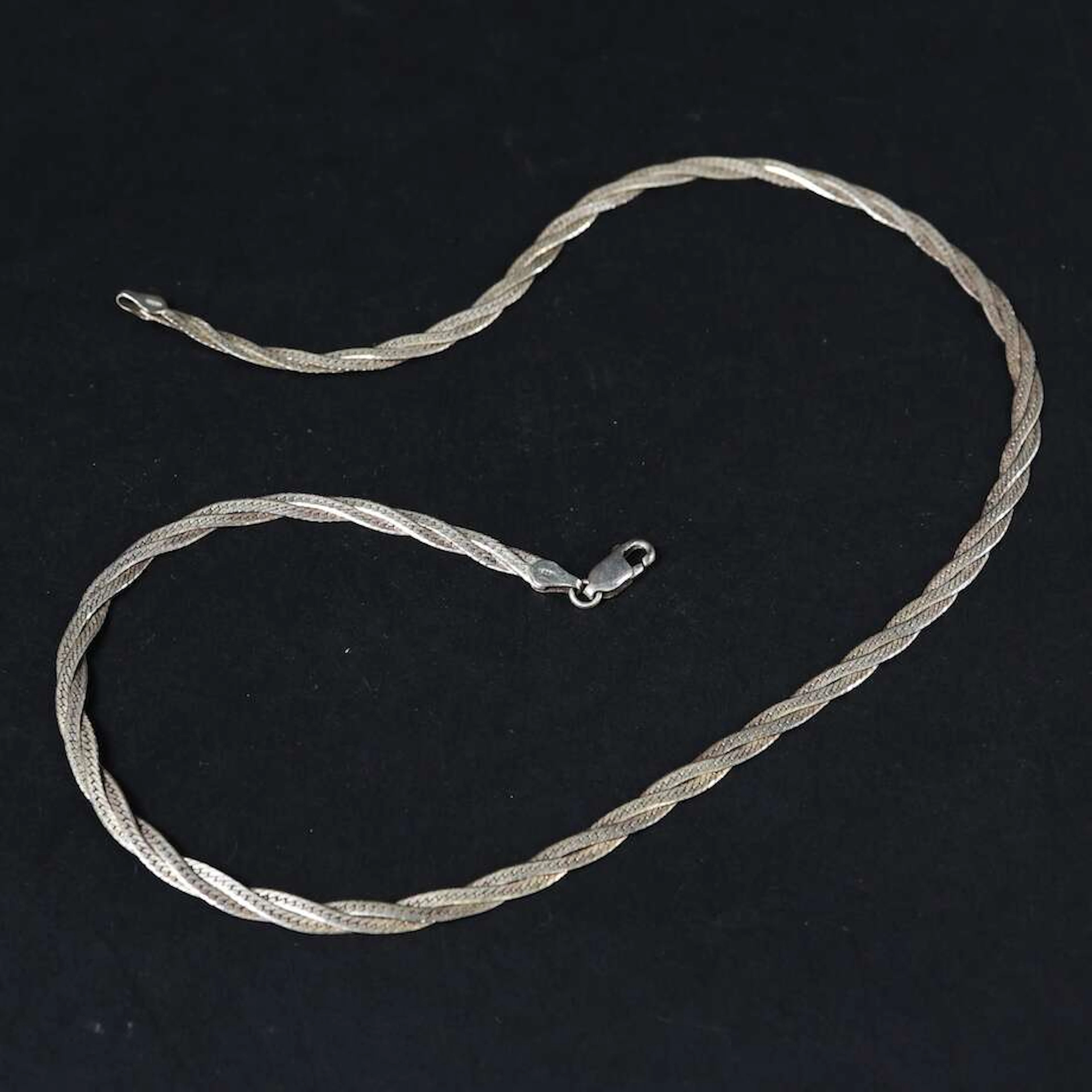 Halsband