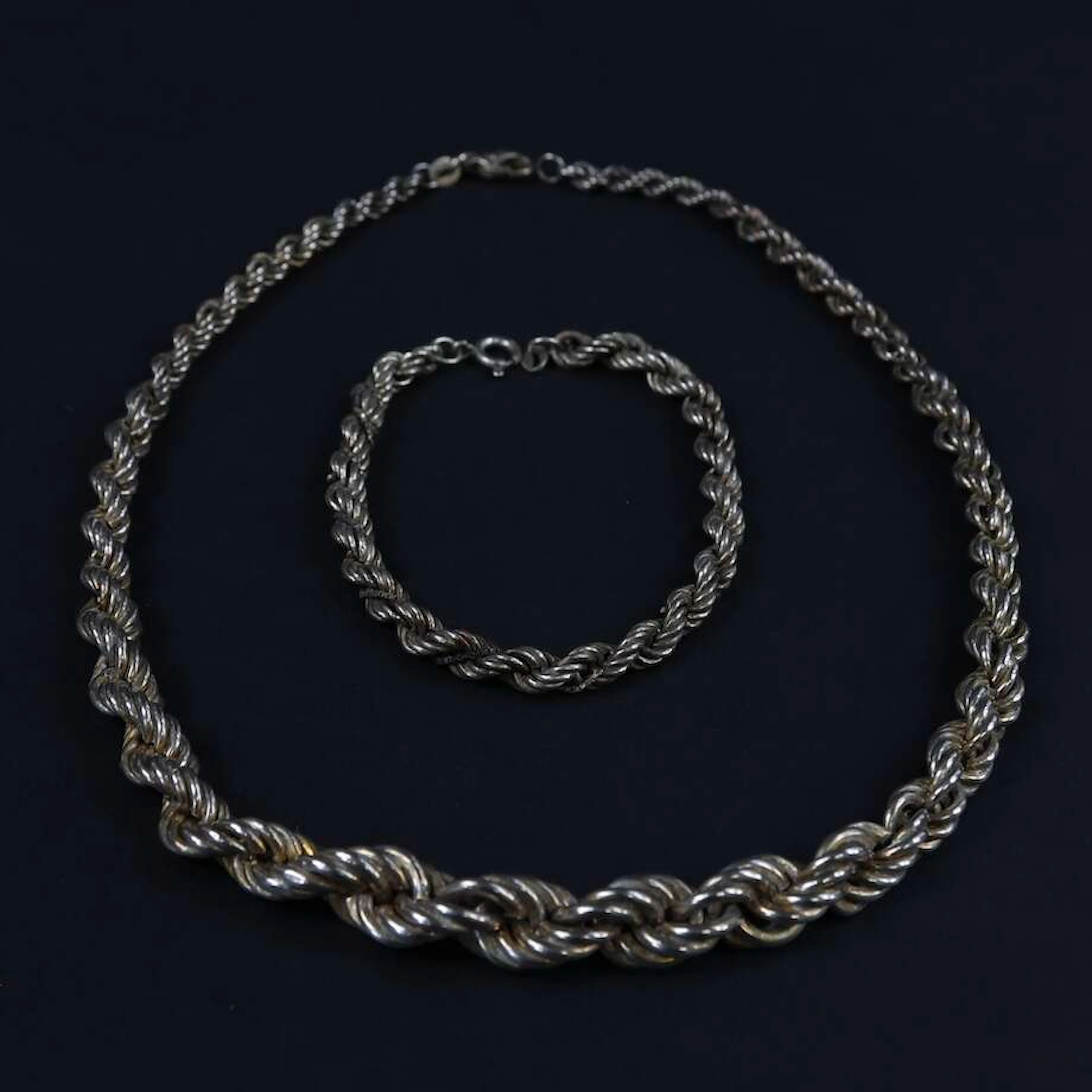 Halsband