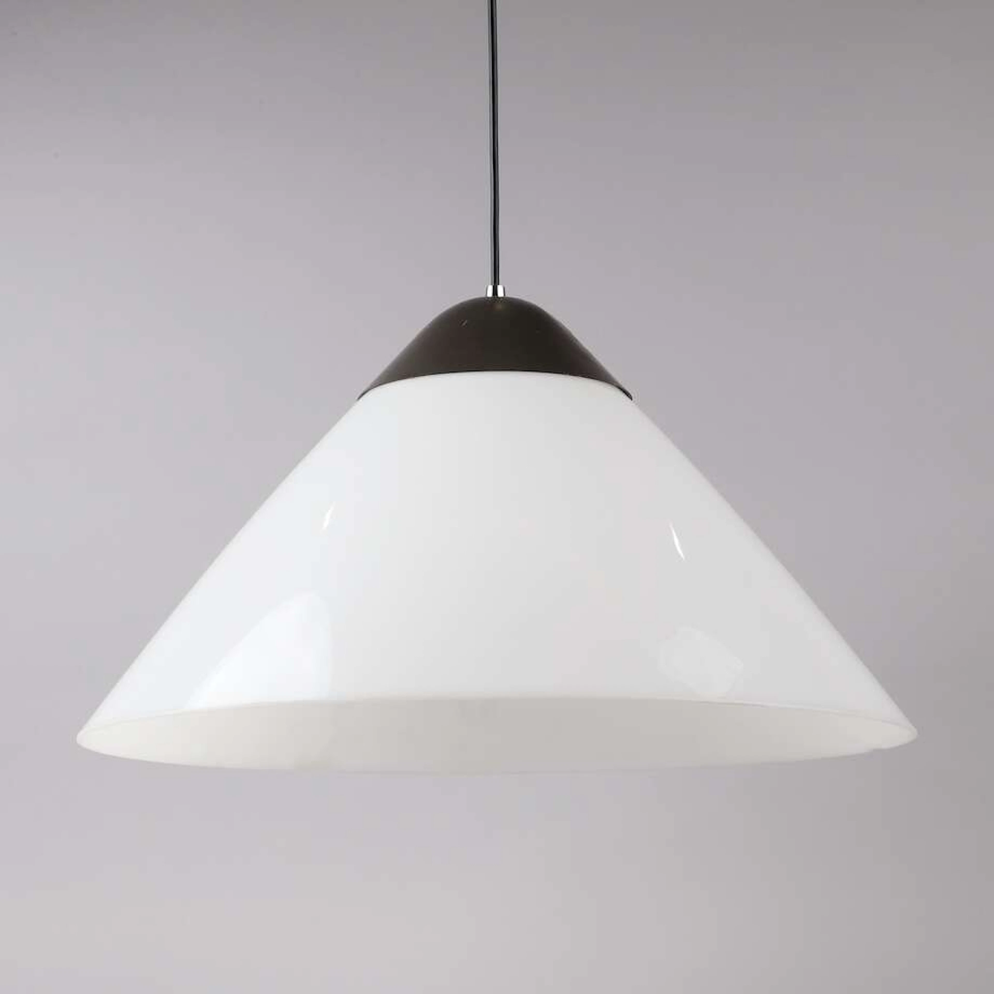 Hans J Wegner