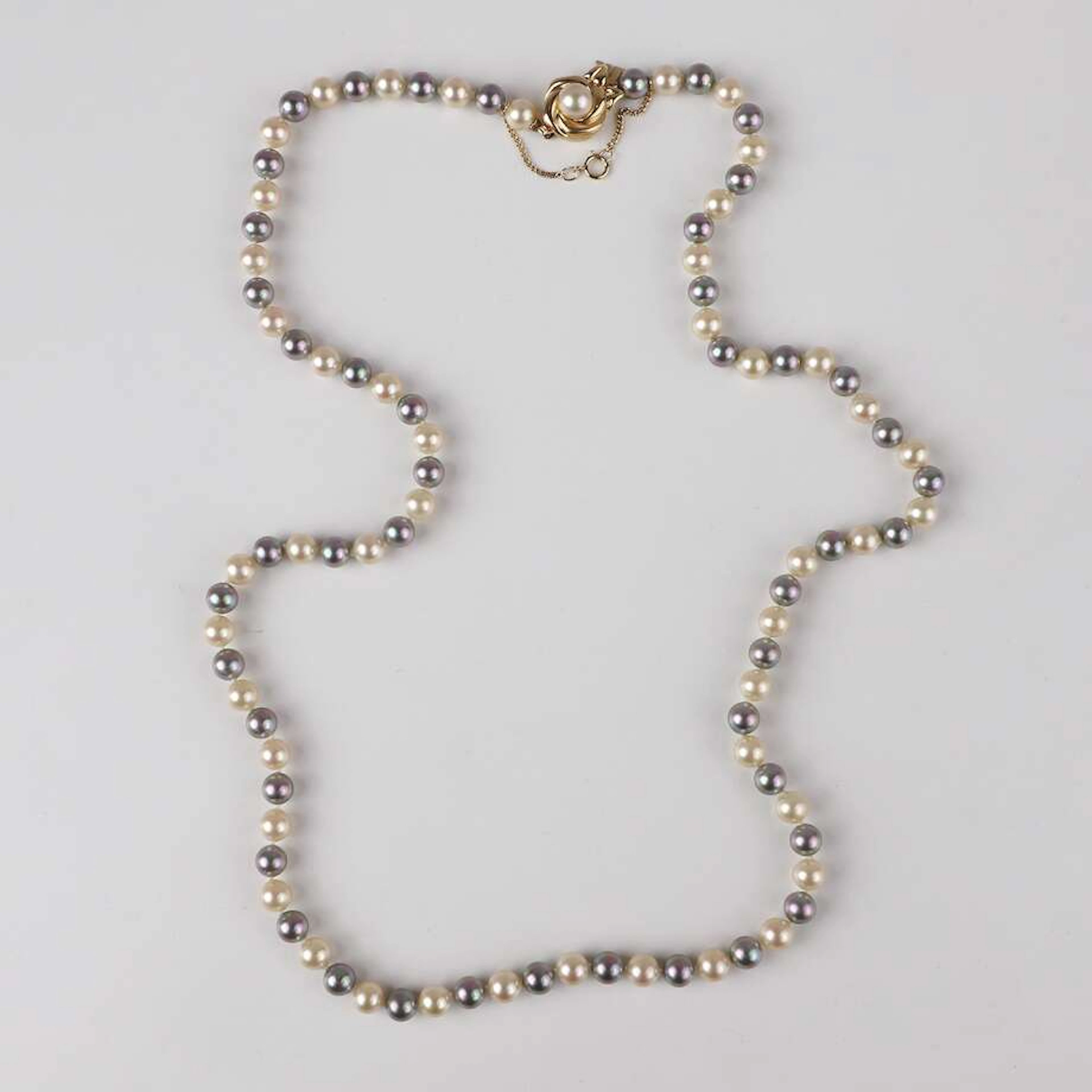 Pärlhalsband