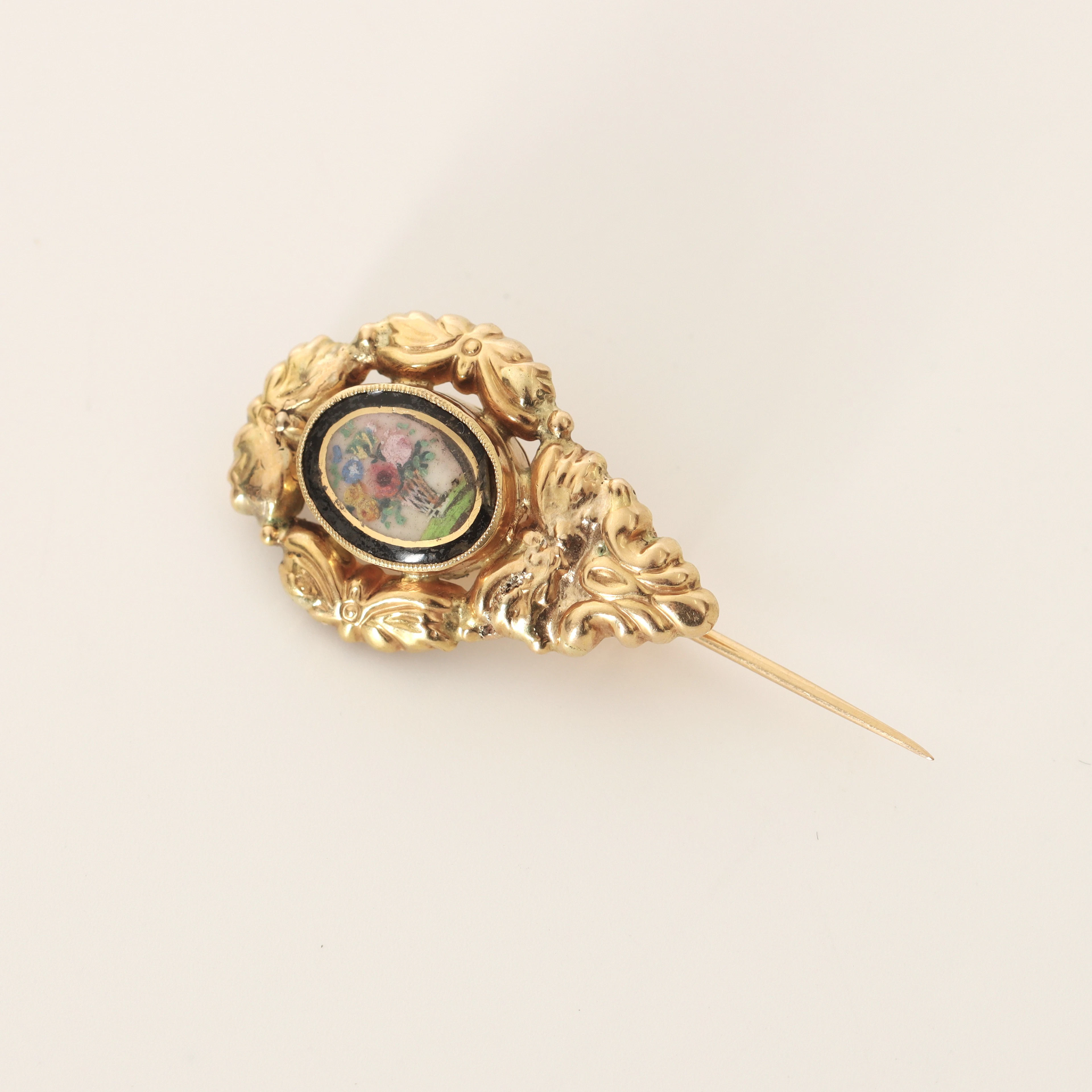BRÖSTNÅL 1836, 18K guld, med miniatyrmålning samt gömma, Svensson