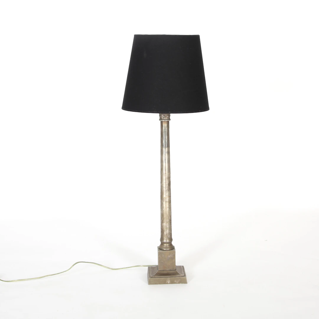 BORDSLAMPA. 85 cm hög, Markslöjd.
