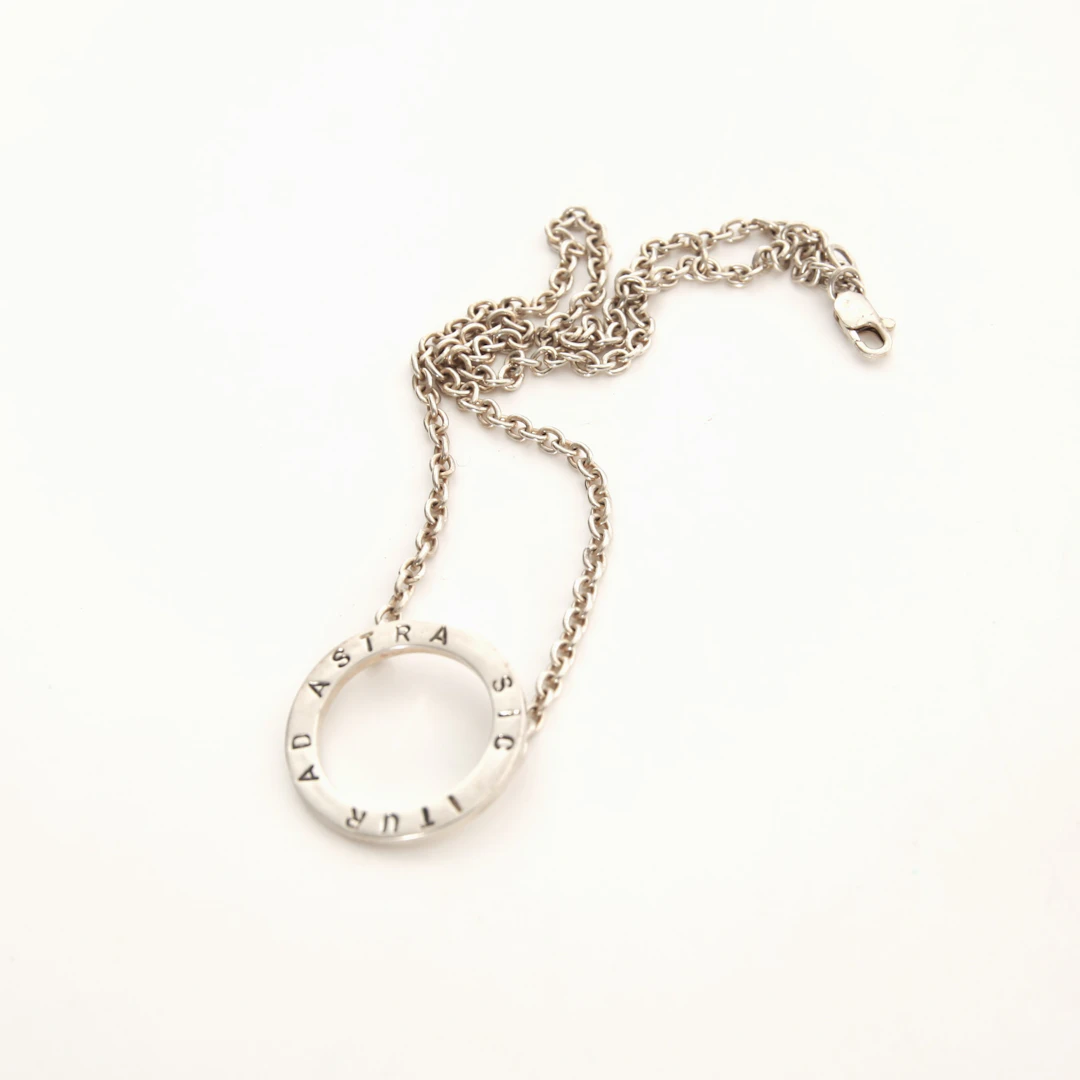 EFVA ATTLING. f 1952. Halsband "Sic Itur Ad Astra", sterlingsilver.