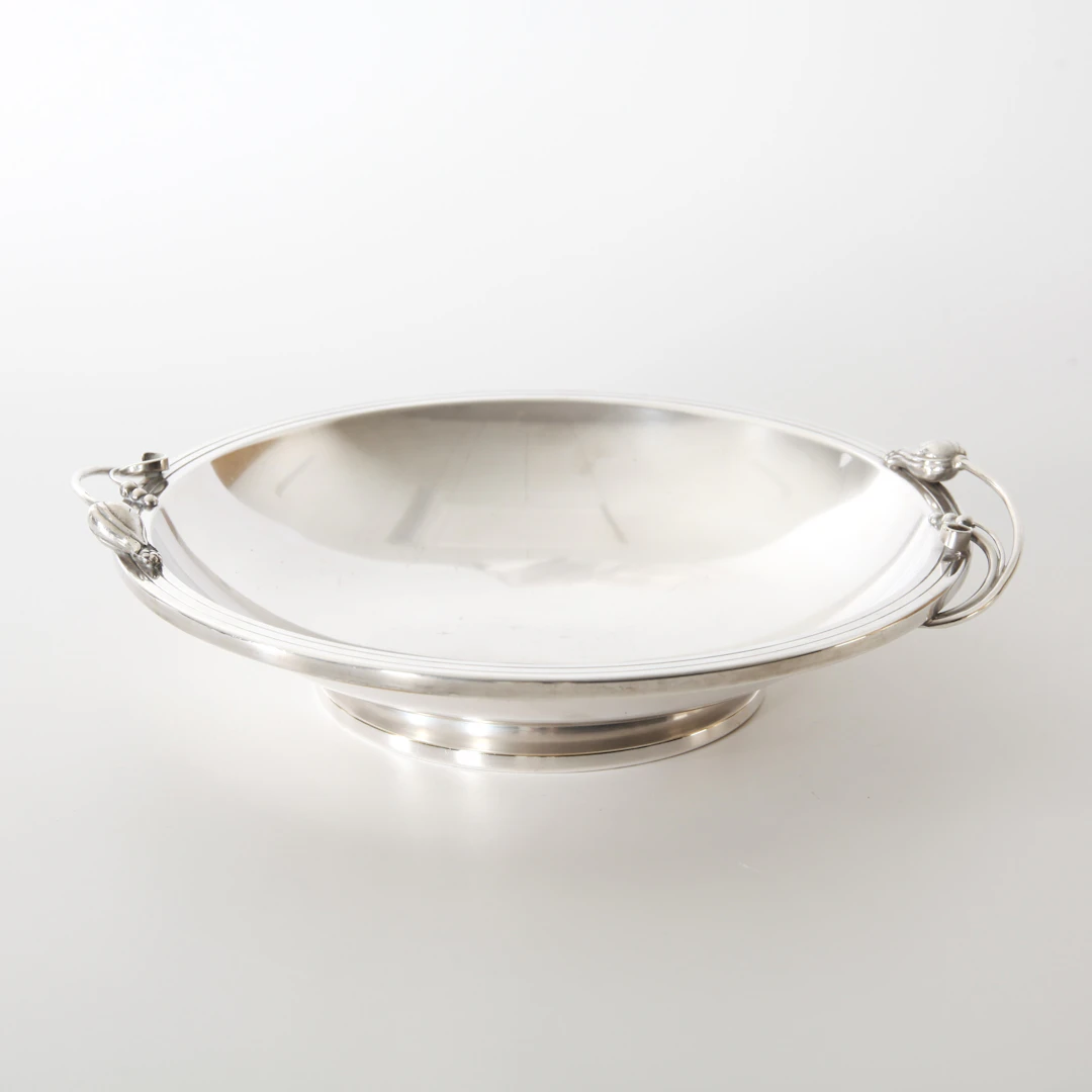 FAT MED HÄNKLAR, nysilver, 1900-talets andra hälft.