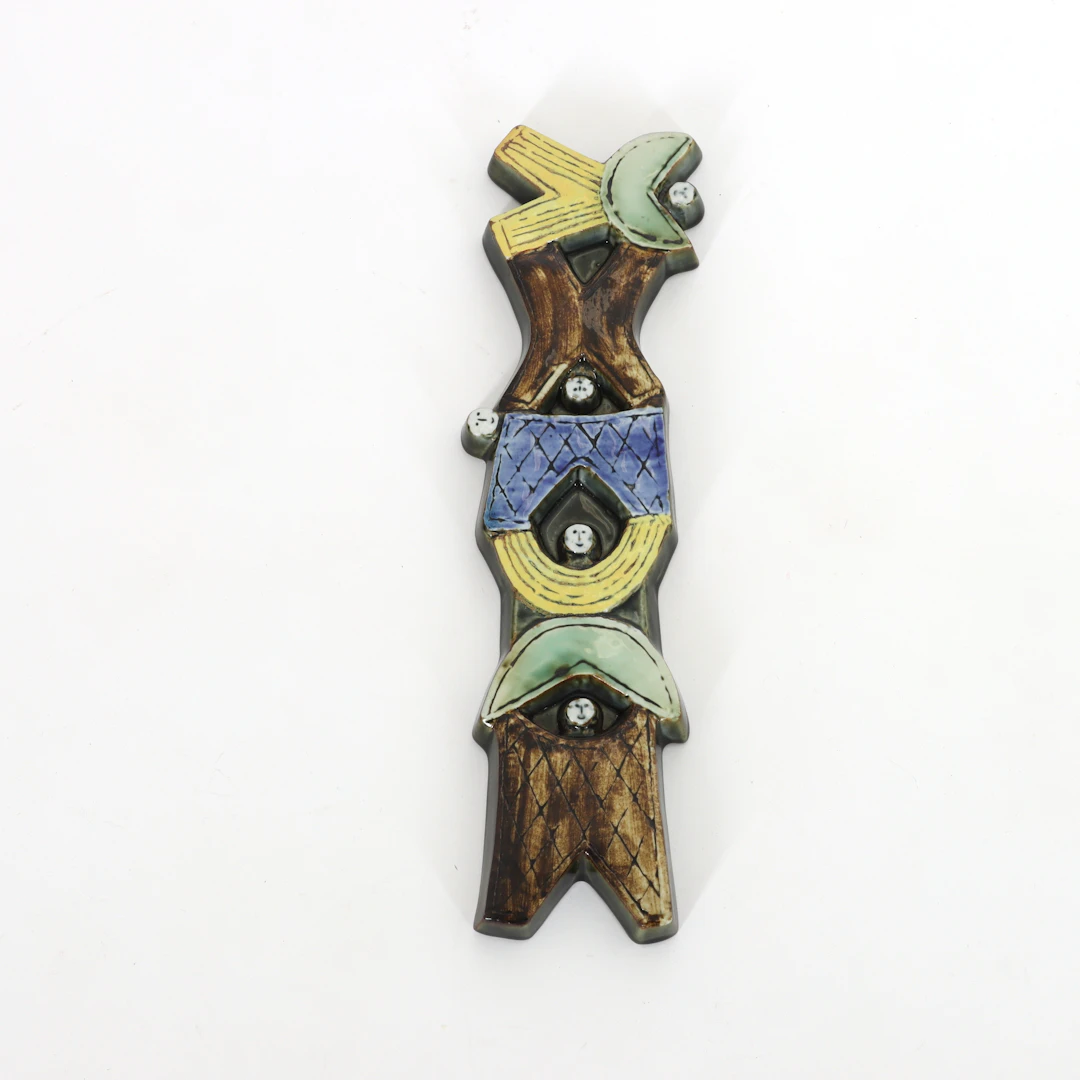 LISA LARSON. 1931-2024. Väggplakett "Harlekin", Gustavsberg, 1960-1969.