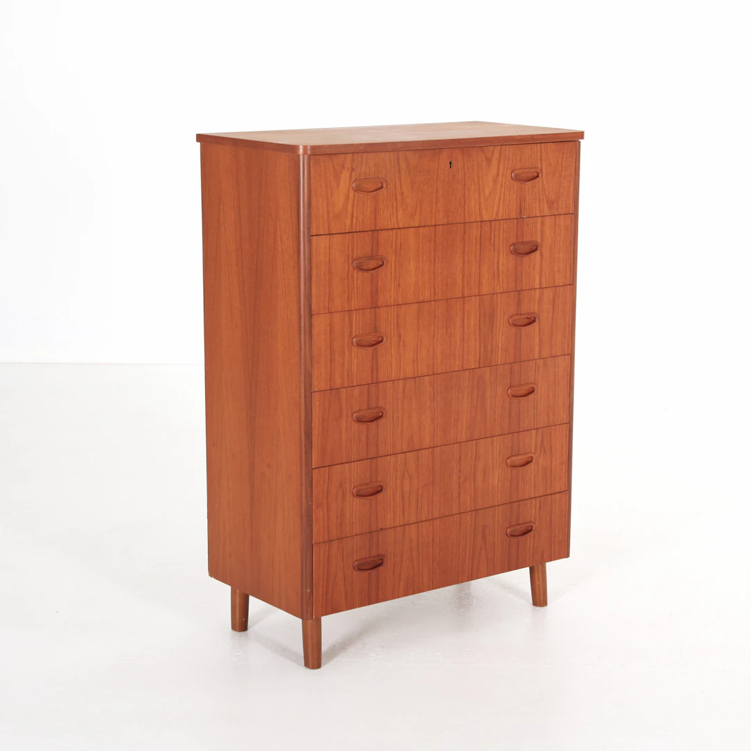 BYRÅ, 107 cm hög, teak, Sverige 1960-tal.