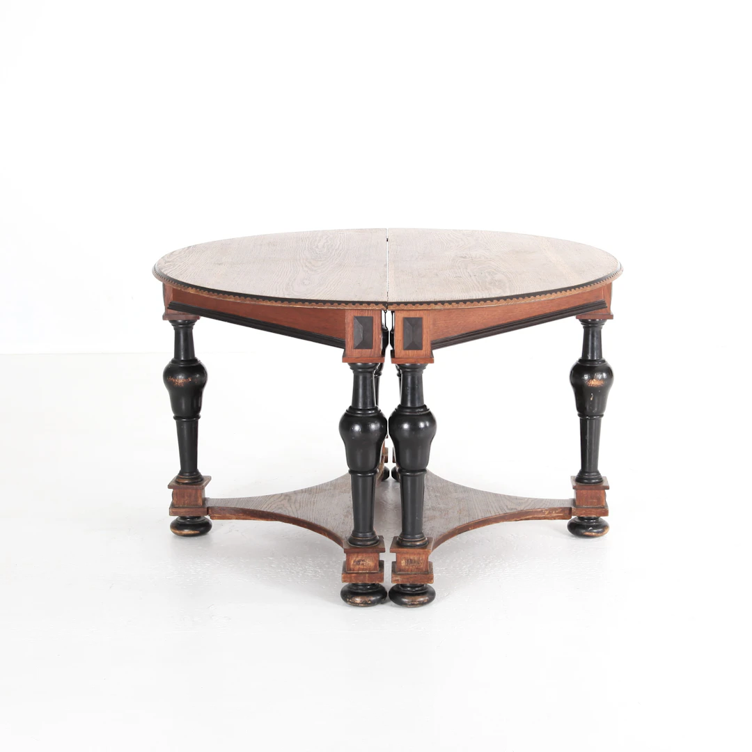 MATBORD/HALVMÅNEBORD, i barockmodell, 1900-talets första del.