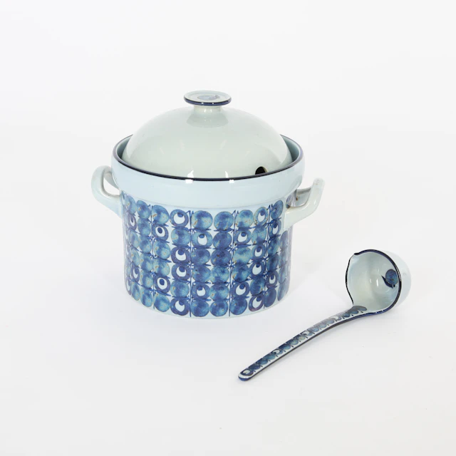 GRETE HELLAND-HANSEN. 1939-1999. Terrin, fajans, Royal Copenhagen, Danmark.