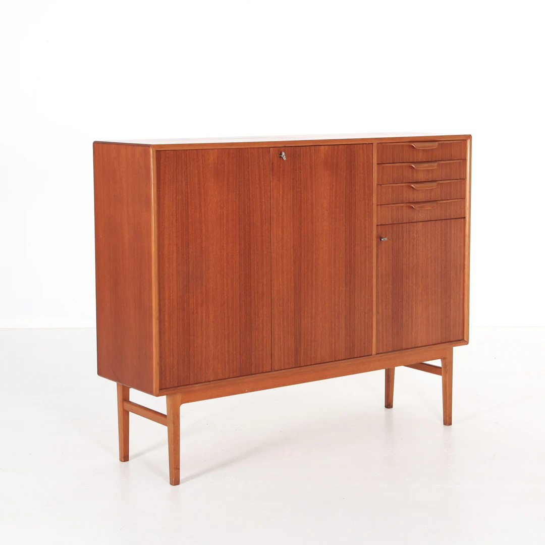 BERTIL FRIDHAGEN. 1905-1993. Sideboard, 150 cm långt, teak, Bodafors.