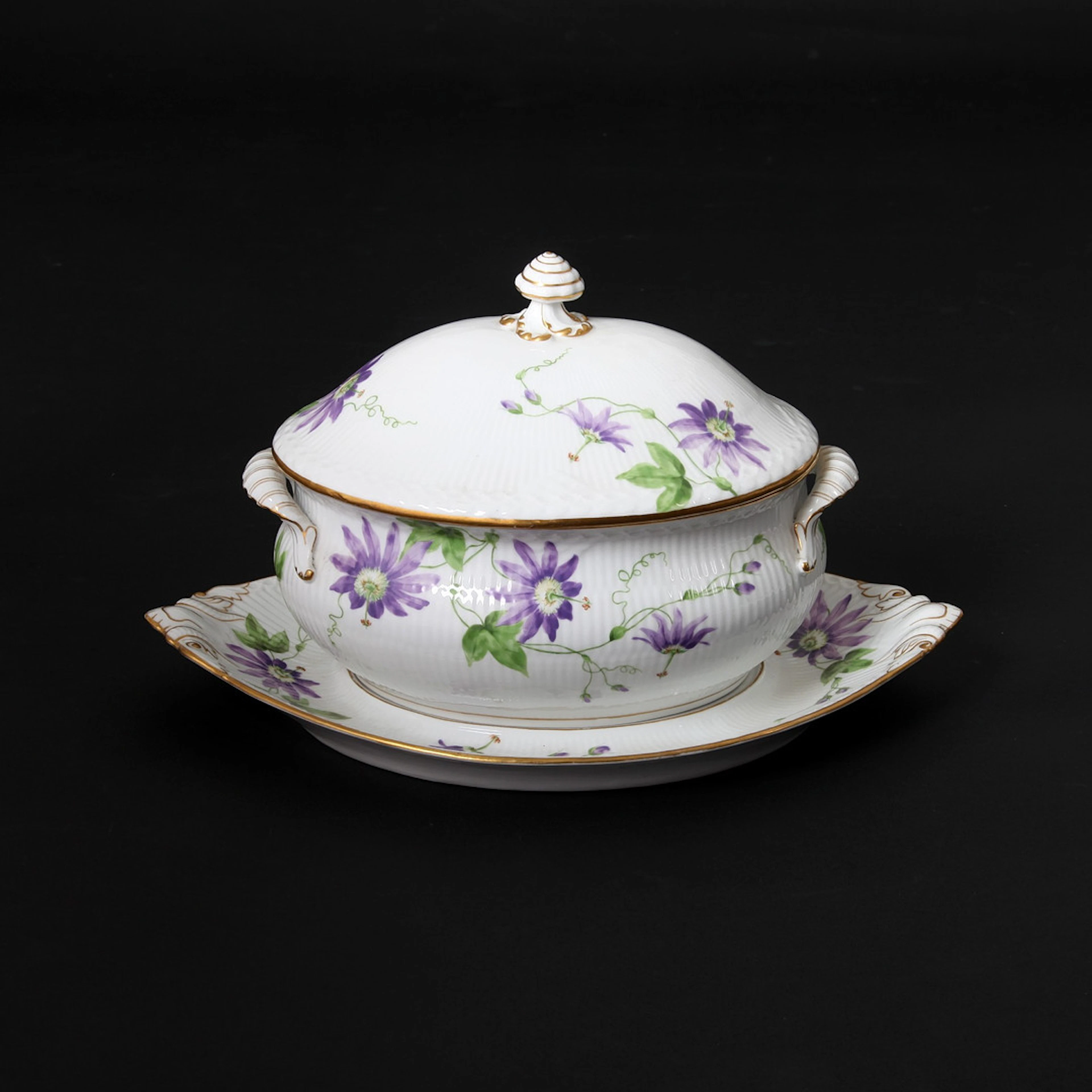 TERRIN MED LOCK OCH FAT, "Musselmalet Art Noveau Blomst", 1894-1900