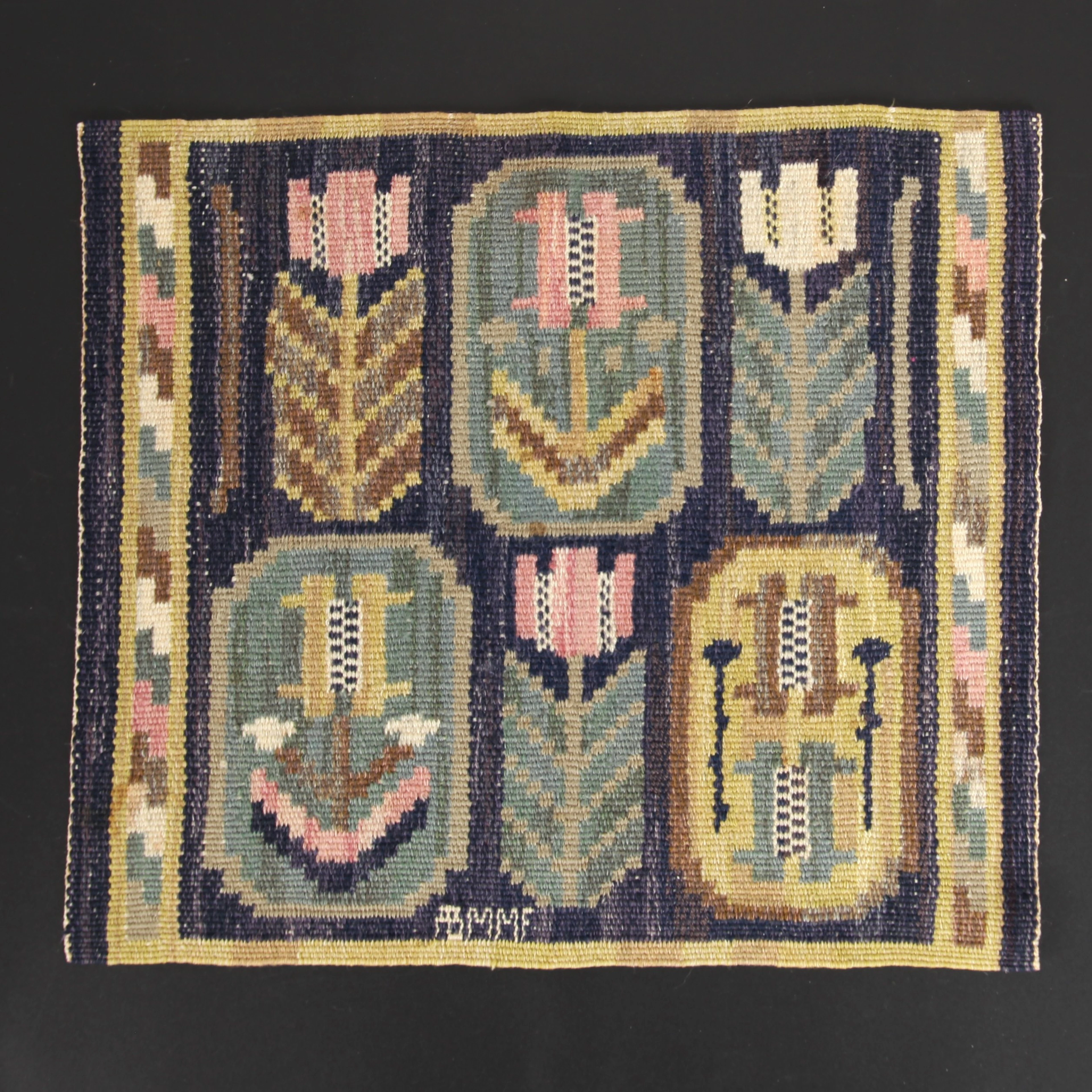 MÄRTA MÅÅS-FJETTERSTRÖM. 1873-1941. Vävnad "Medaljonger", ull på ullvarp