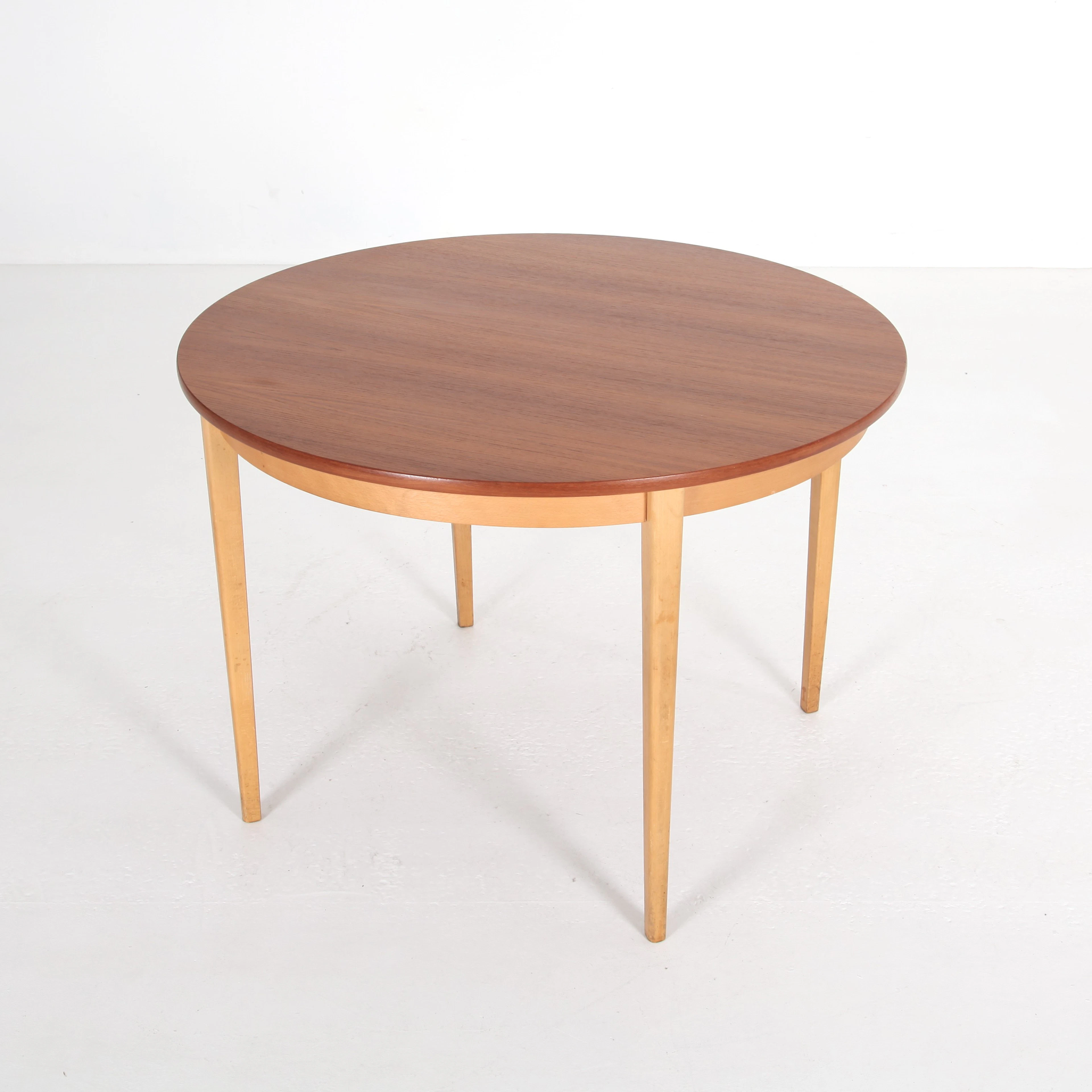 RUNT MATBORD, diameter 104 cm, teak Sverige 1960-tal.
