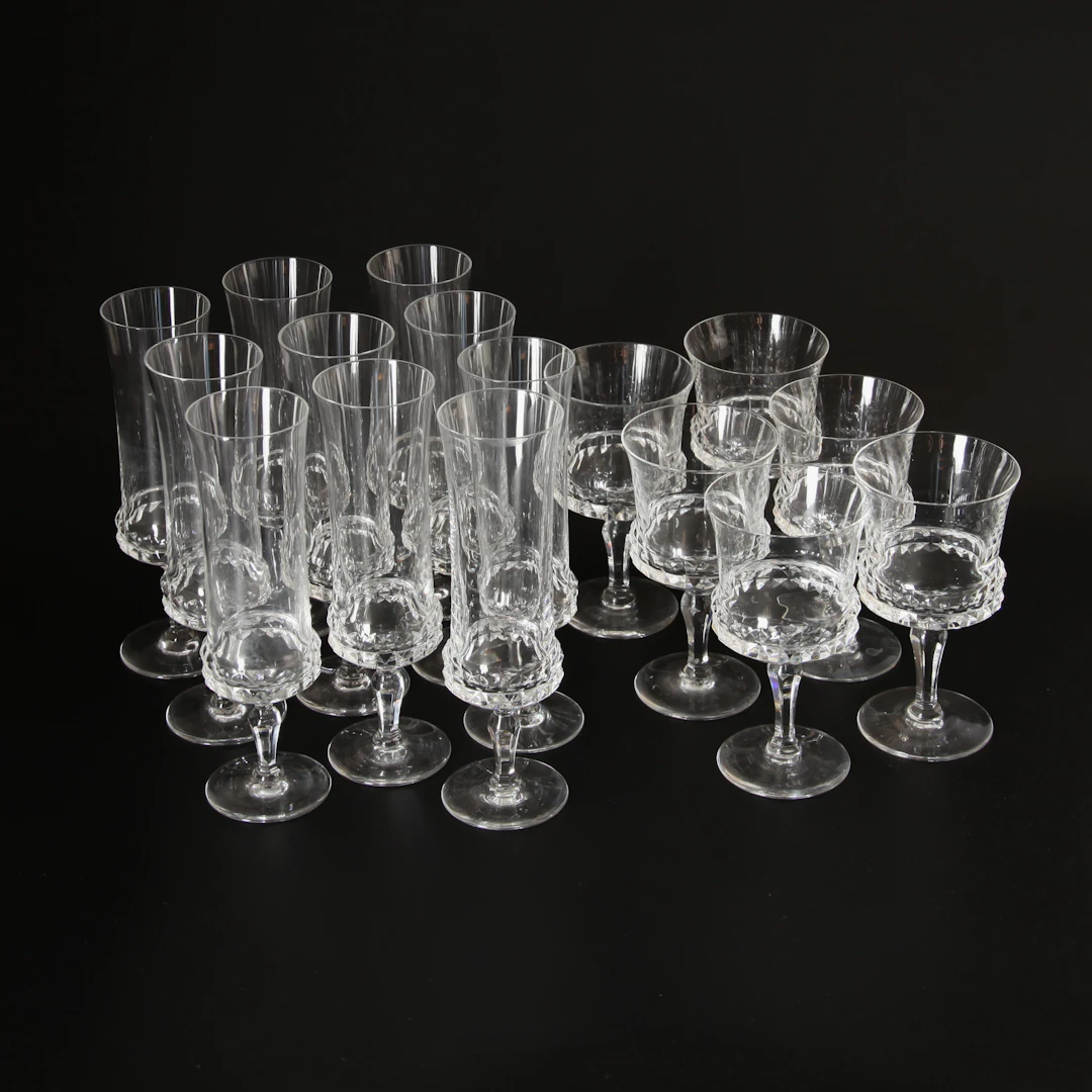 INGEBORG LUNDIN. 1921-1992. Glasservis, 36 delar, "Silvia".