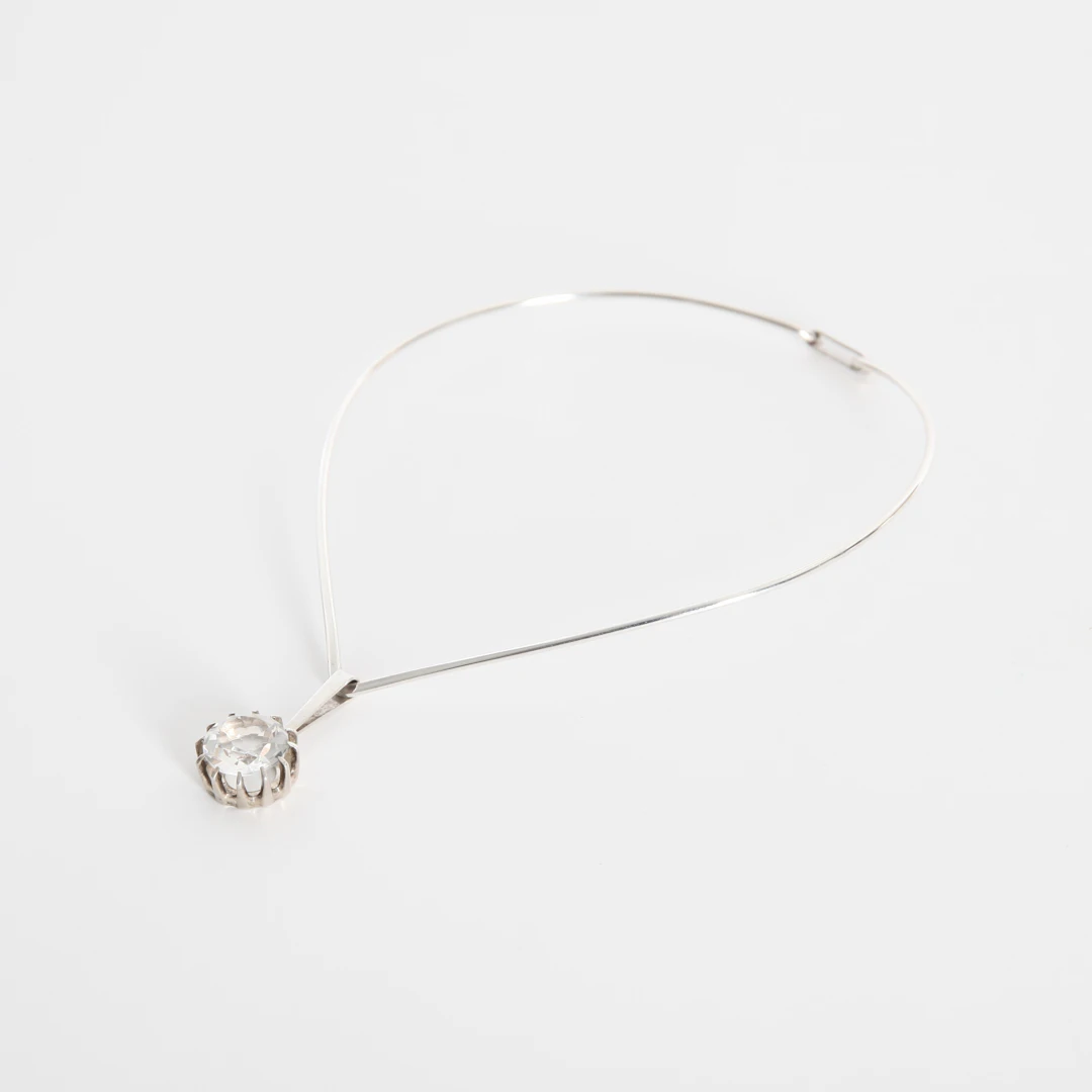 BENGT HALLBERG. Halssmycke, sterlingsilver och bergskristall, 1970-tal.