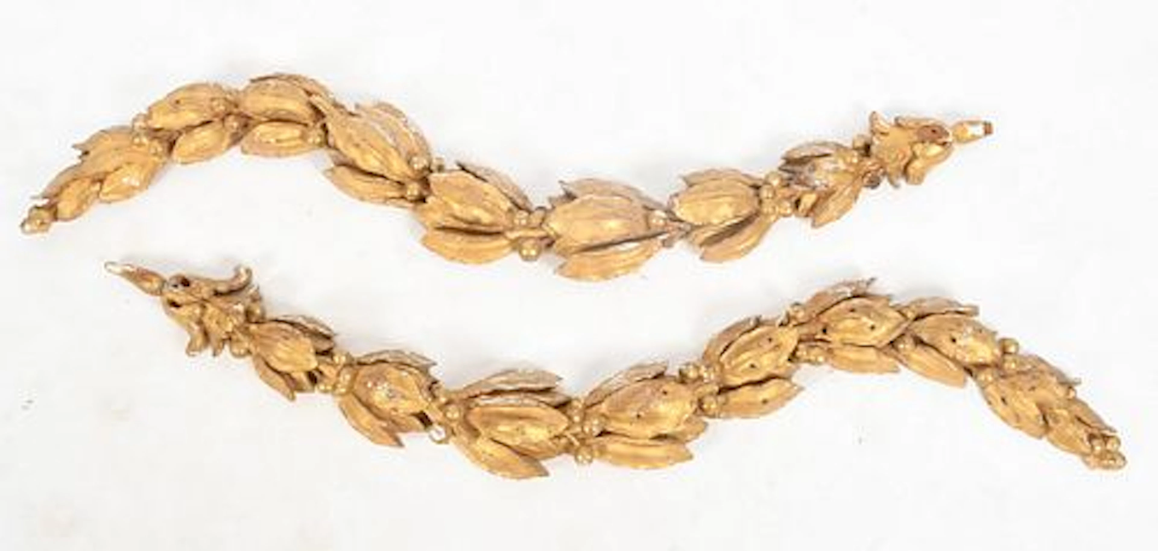 A Gilt Wood Decorative Garland