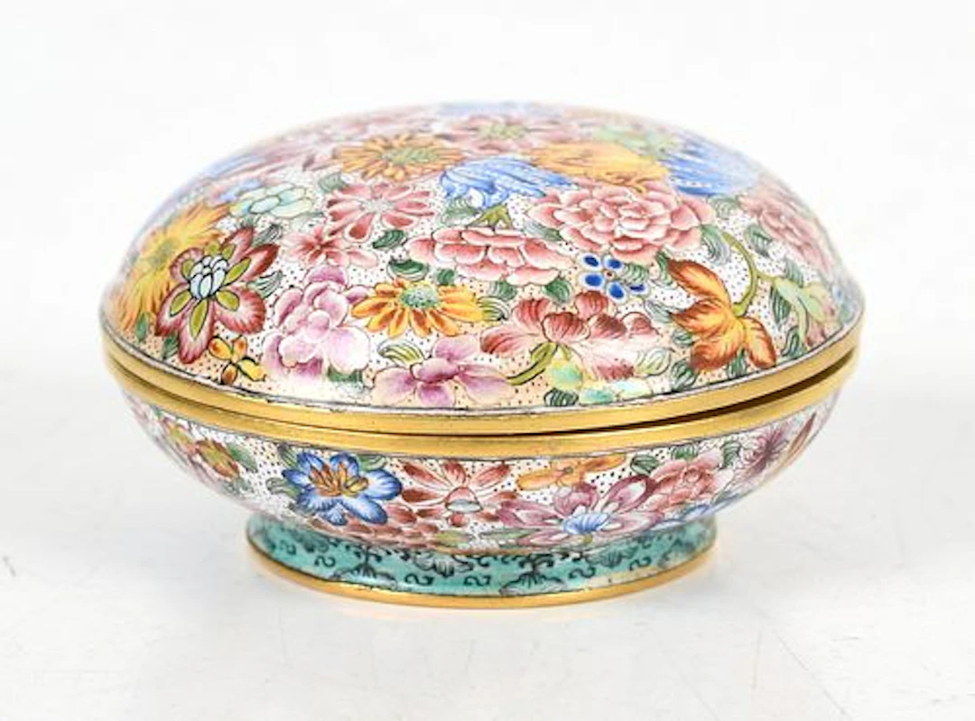 A Qing Dynasty Enameled and Gilt Cosmetic Box
