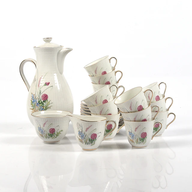 LOUISE ADELBORG. Kaffeservis delar porslin, "Klöver & Timotej", Rörstrand