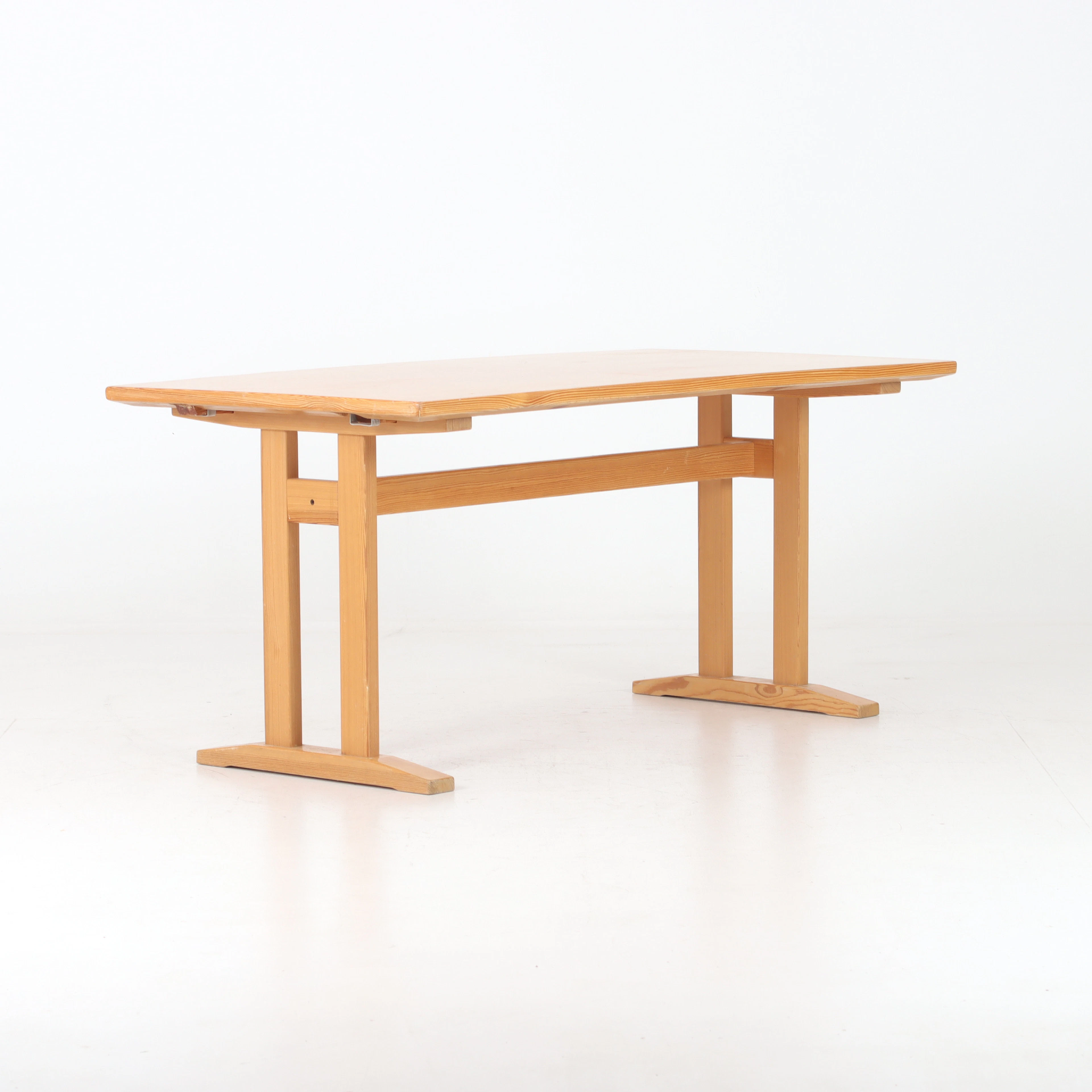 ERIK WÖRTZ. Matbord, furu, "Brage", Ikea, 1900-talets andra hälft.