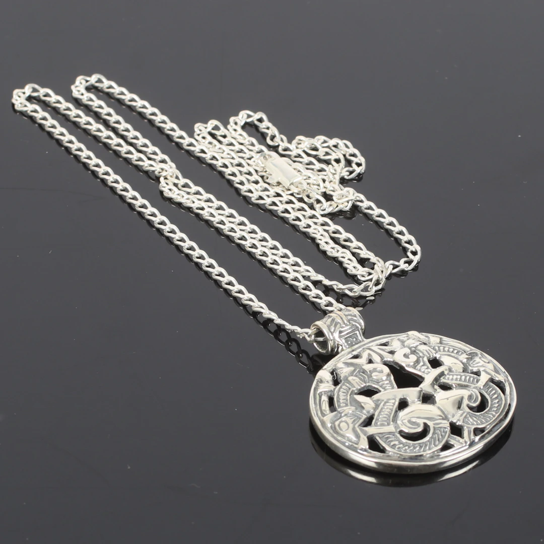 (2510-244) HÄNGE, Sterling silver, fornnordisk design, Guld Carlsen. 1900-tal.