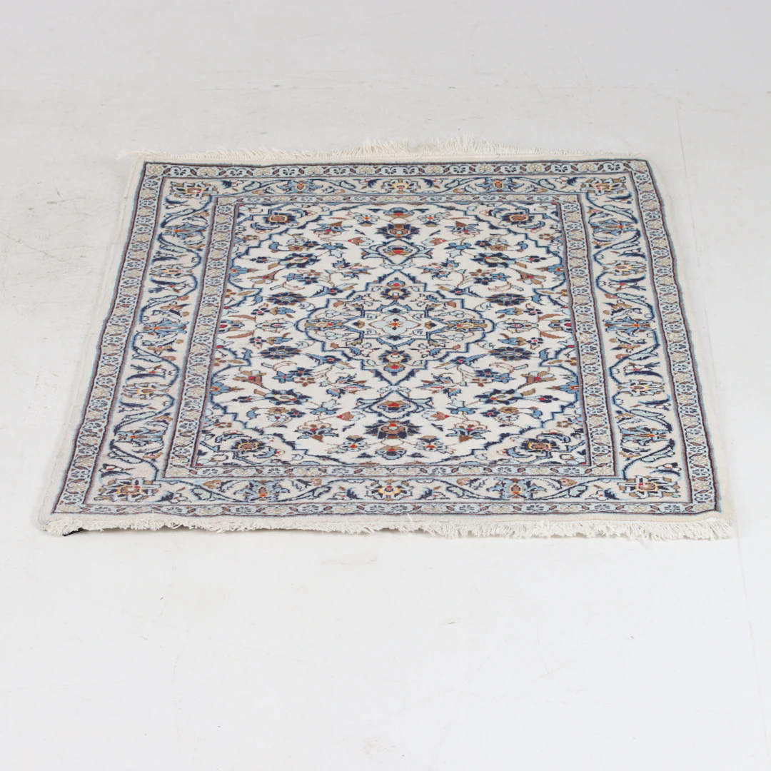 MATTA, orientalisk, ca 153 x 107 cm.