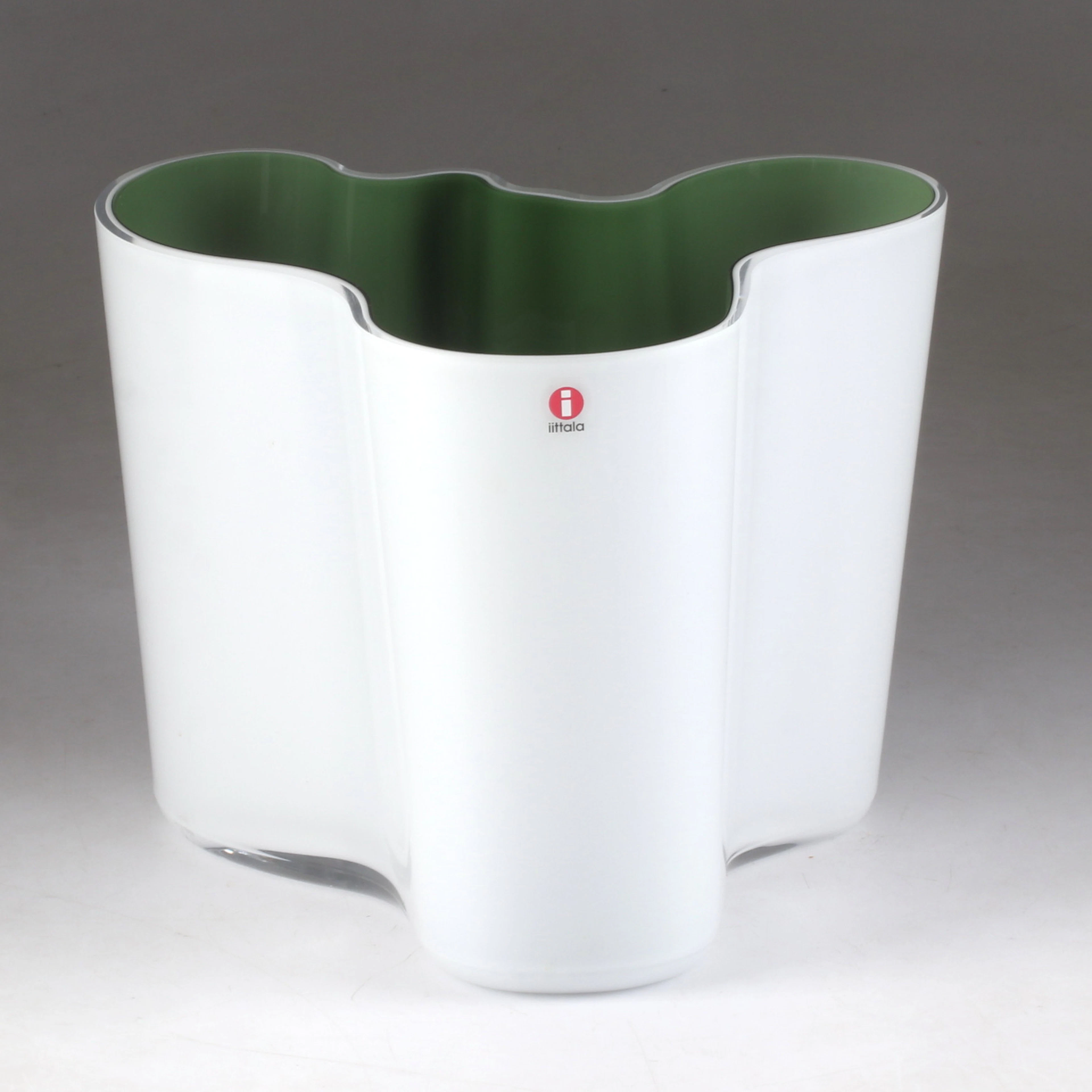 ALVAR AALTO. Vas, "Savoy, Iittala, Finland, 1900-talets senare del.