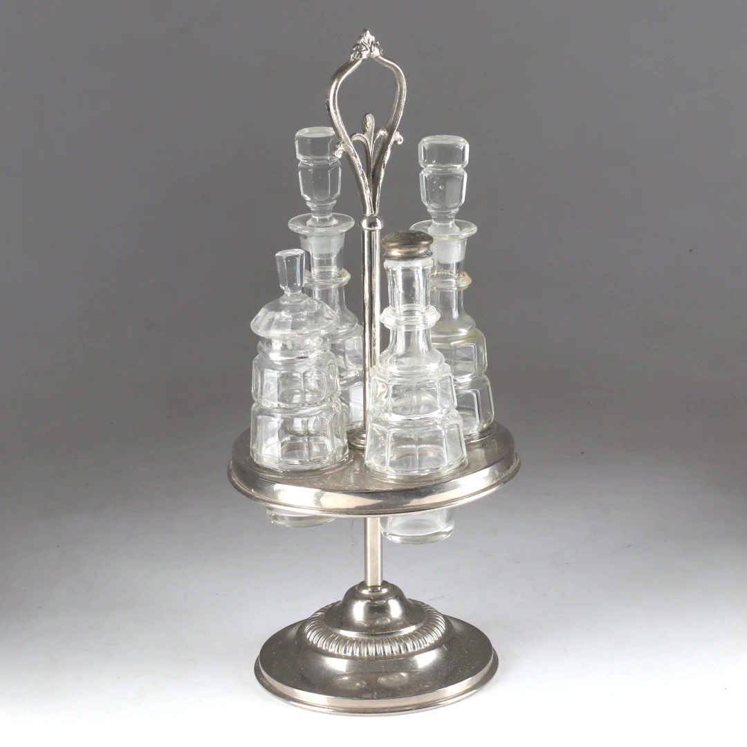 BORDSSURTOUT, 5 delar. nysilver/glas, 1900-tal.
