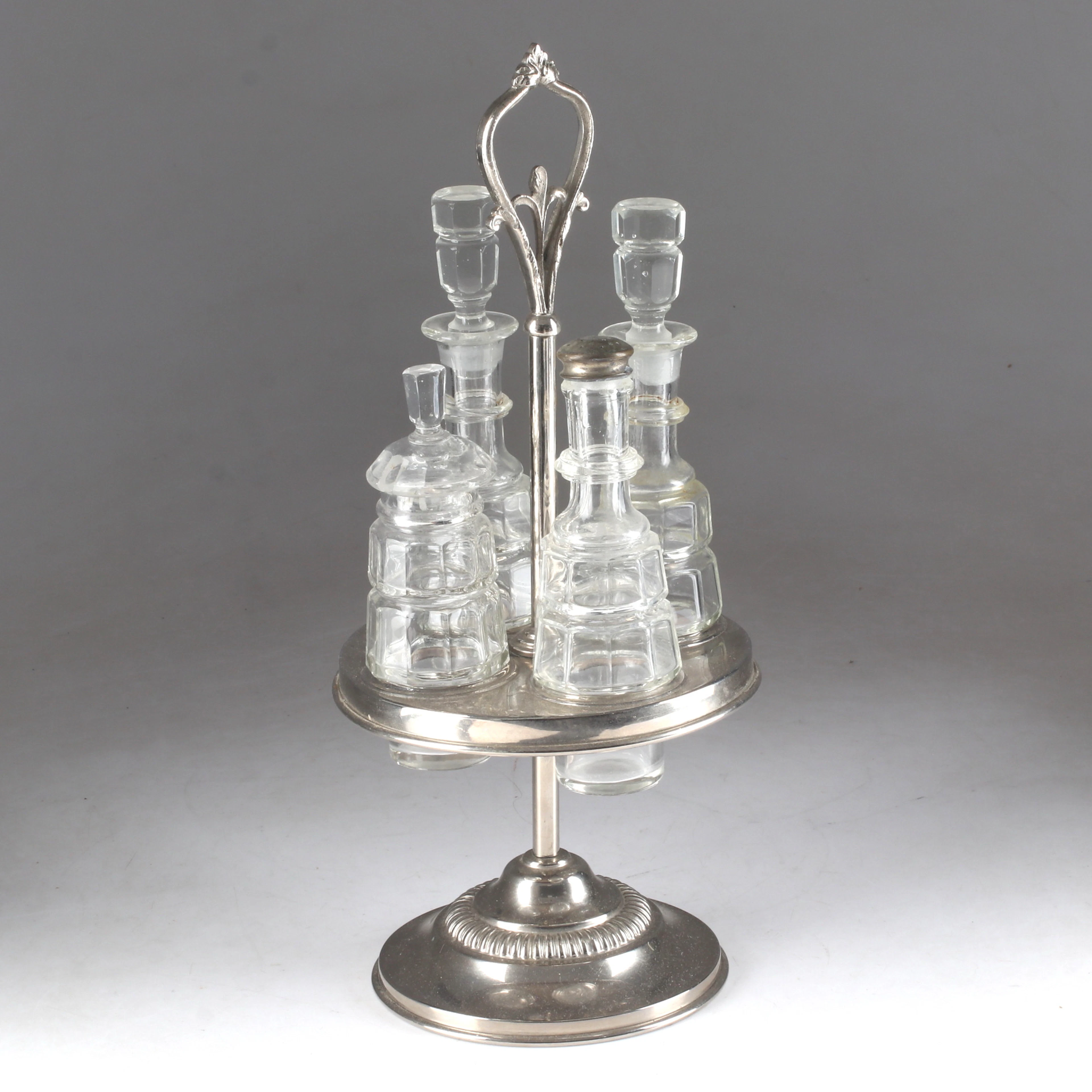 BORDSSURTOUT, 5 delar. nysilver/glas, 1900-tal.