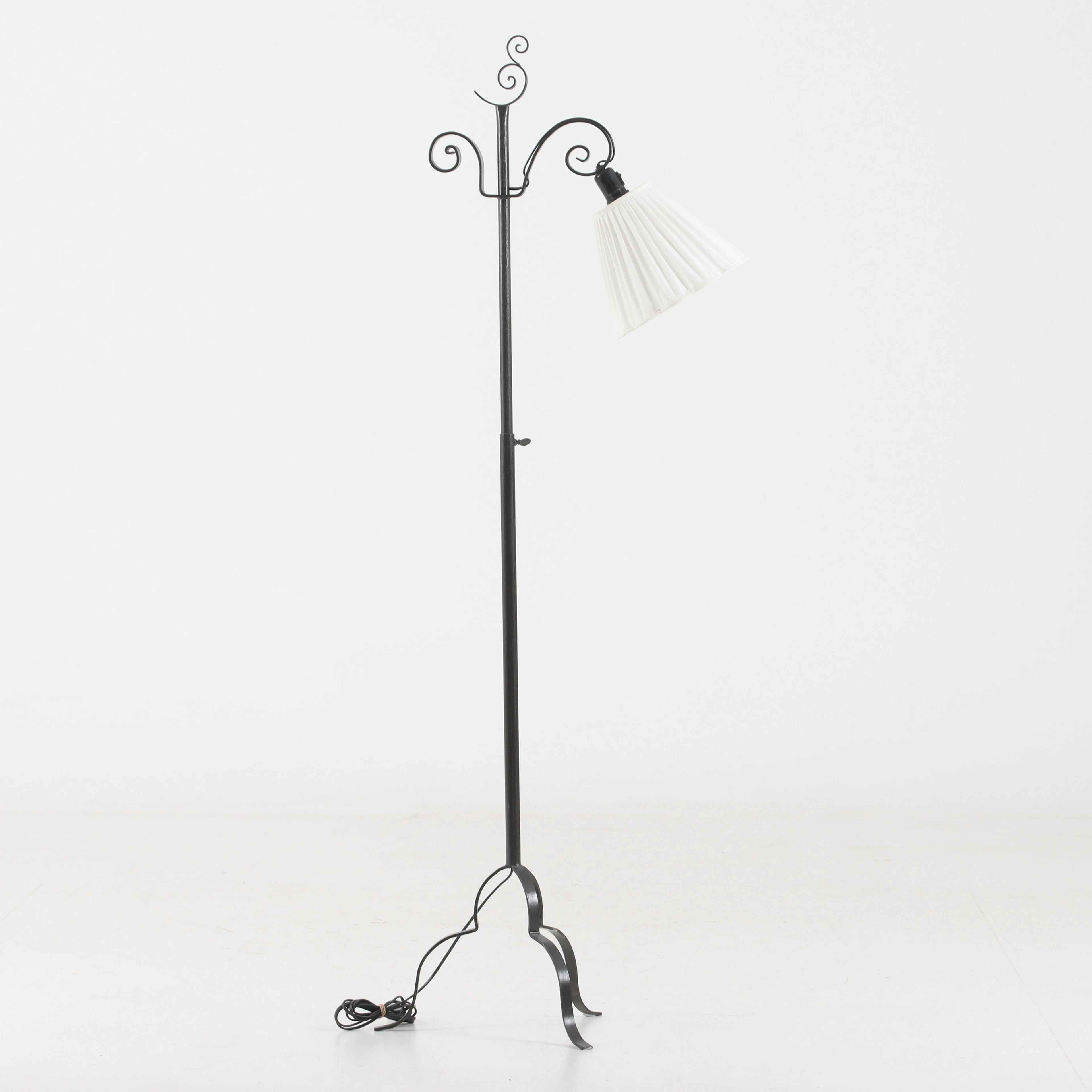 HARALD NOTINI. Golvlampa. smide, modell 15101, Böhlmarks Lampfabrik