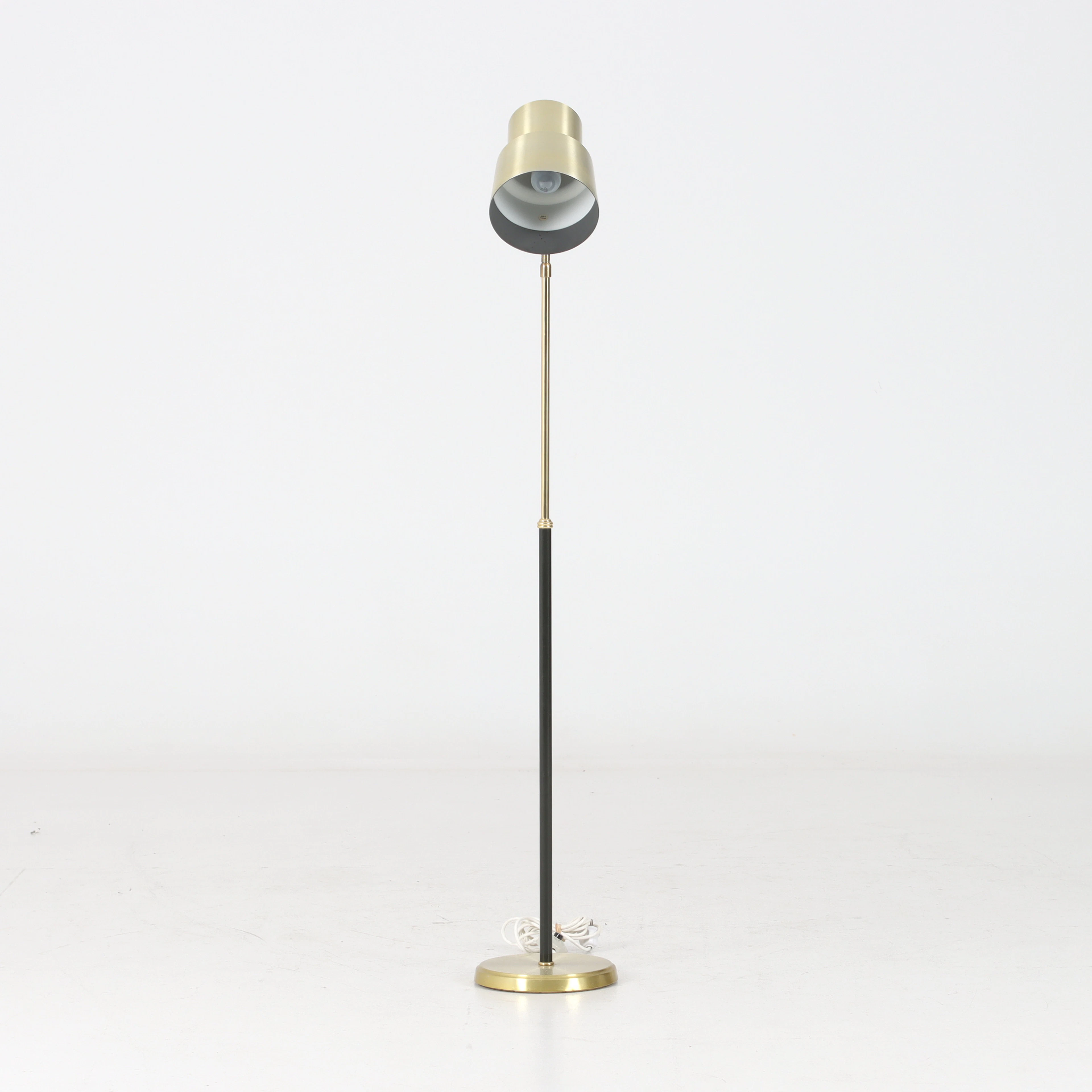 GOLVLAMPA, mässing. AJH. 1950/60-tal.