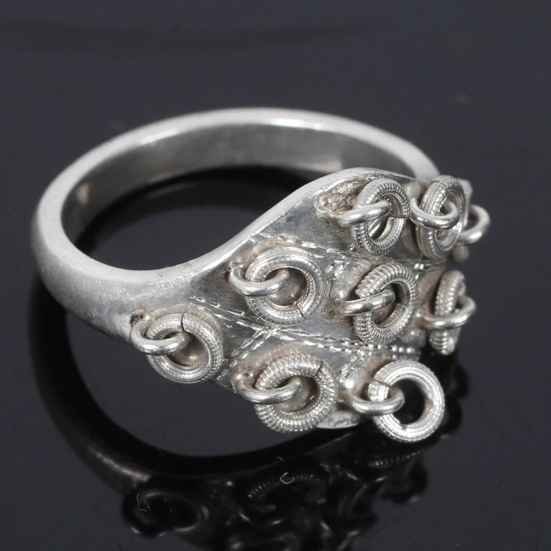 (2510-253) RING, silver, Lagerströms Fabriks Aktiebolag, Stockholm. 1950.