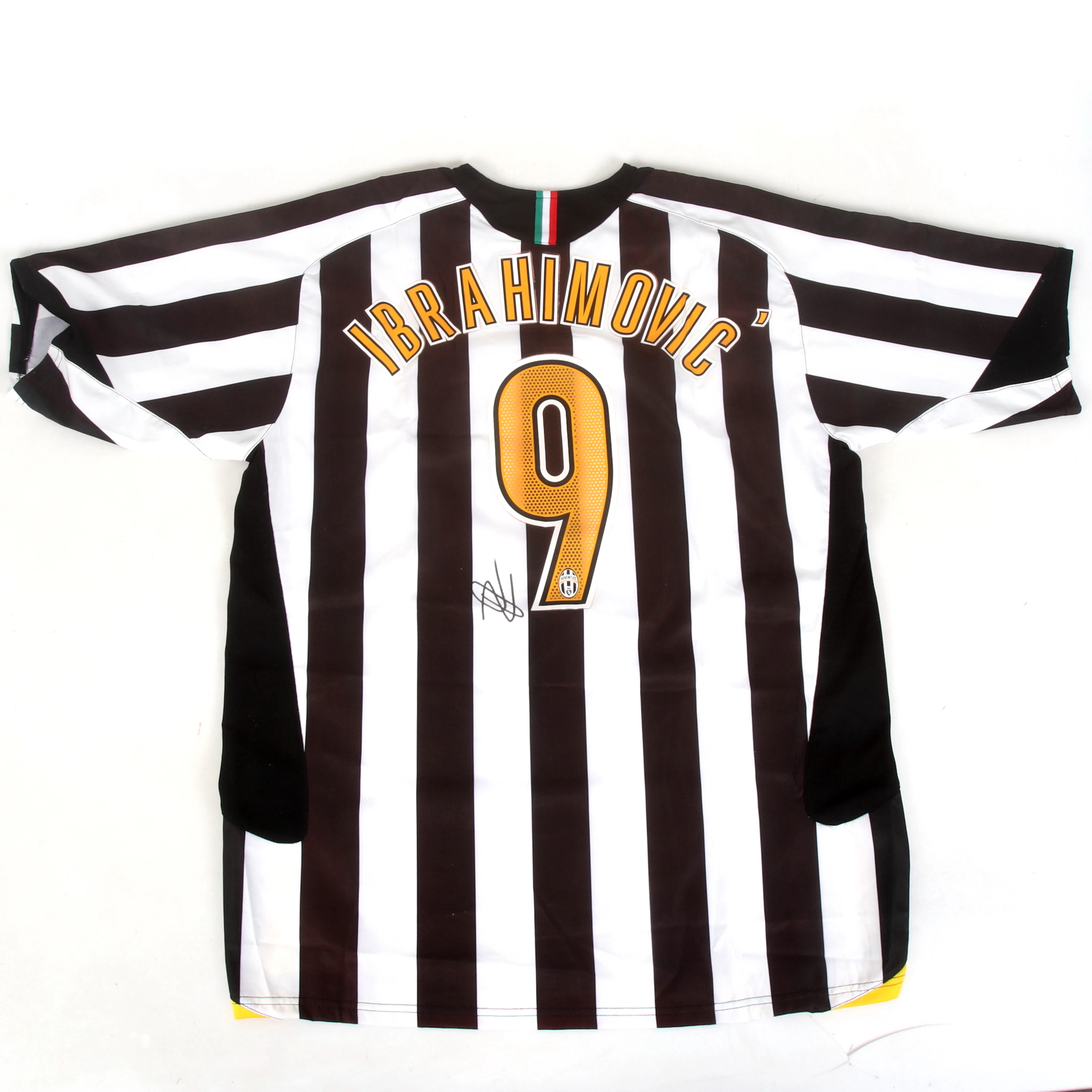 FOTBOLLSTRÖJA, Juventus, med Zlatan Ibrahimovic autograf.