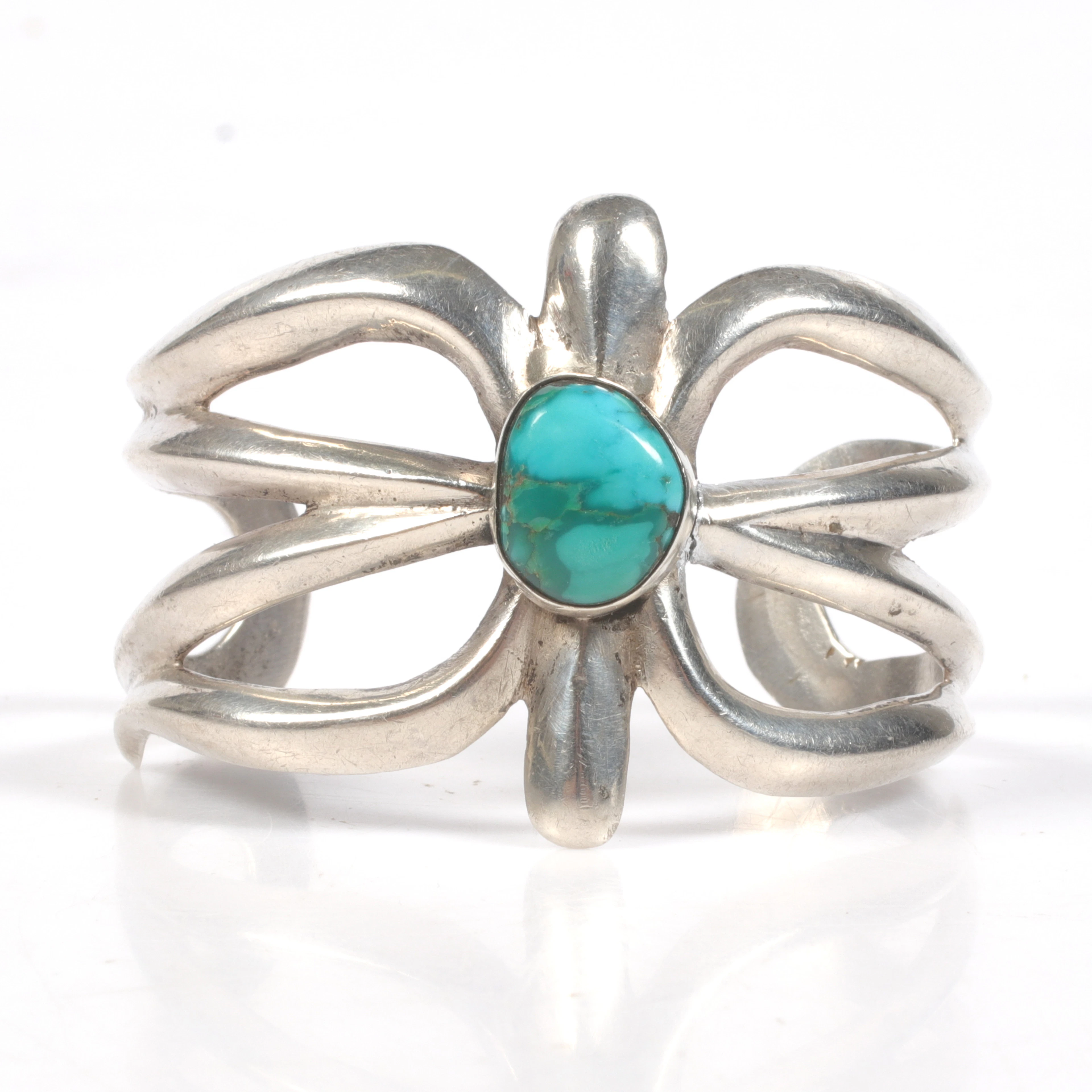 AVAJO KINGMAN. Armband, sterlingsilver med turkos.
