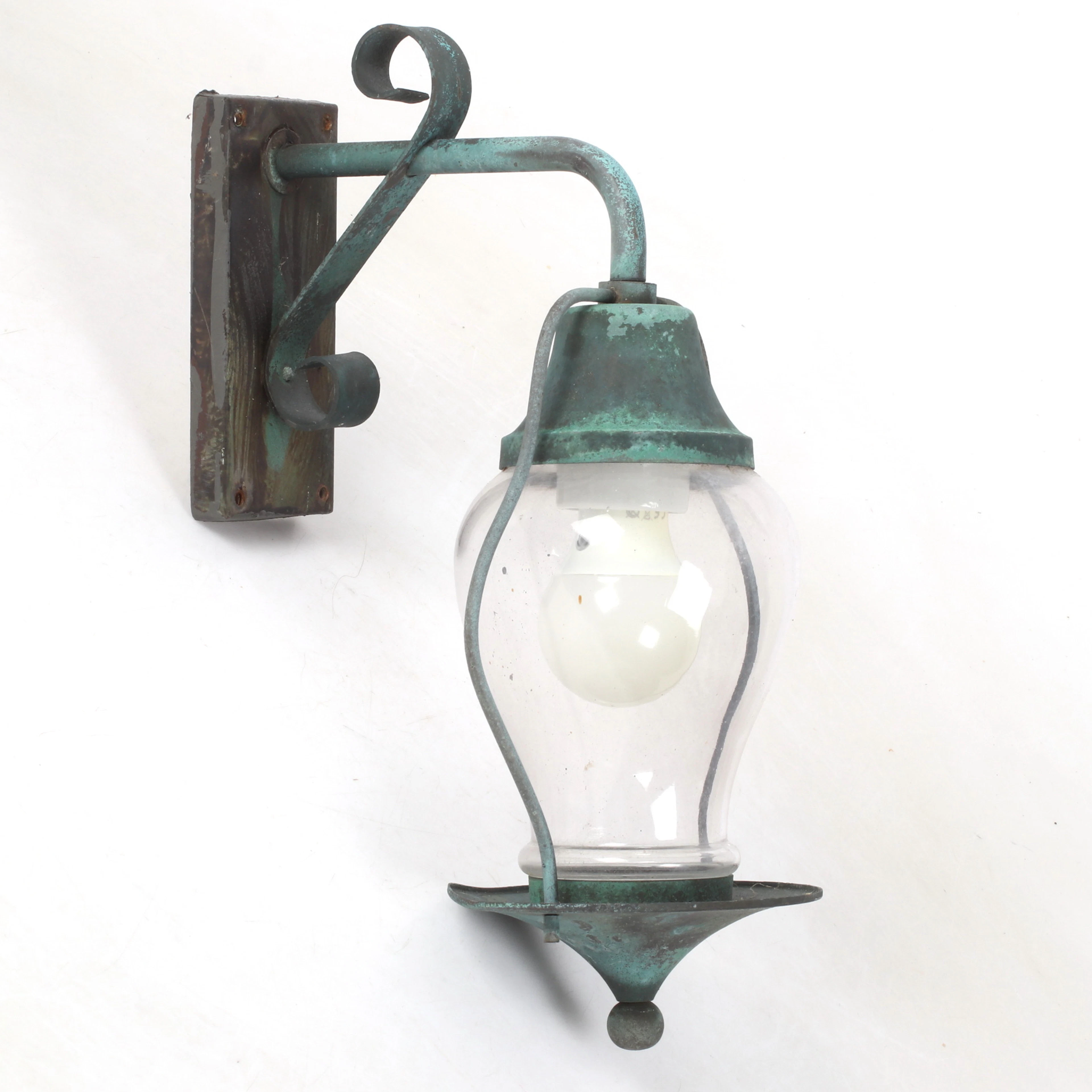 VÄGGLAMPA, för utomhusbruk, metall, 1900-talets andra hälft.