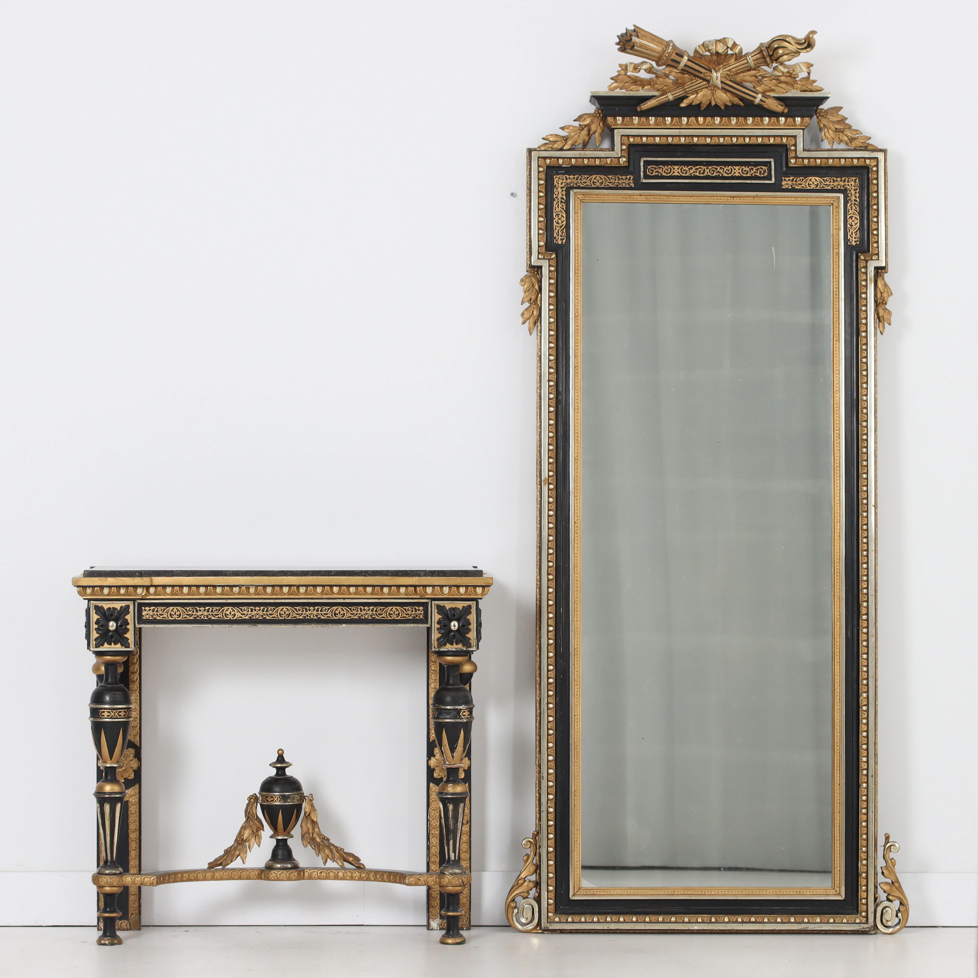 SPEGEL med konsolbord, Louis XVI-stil, 1800-talets andra hälft.