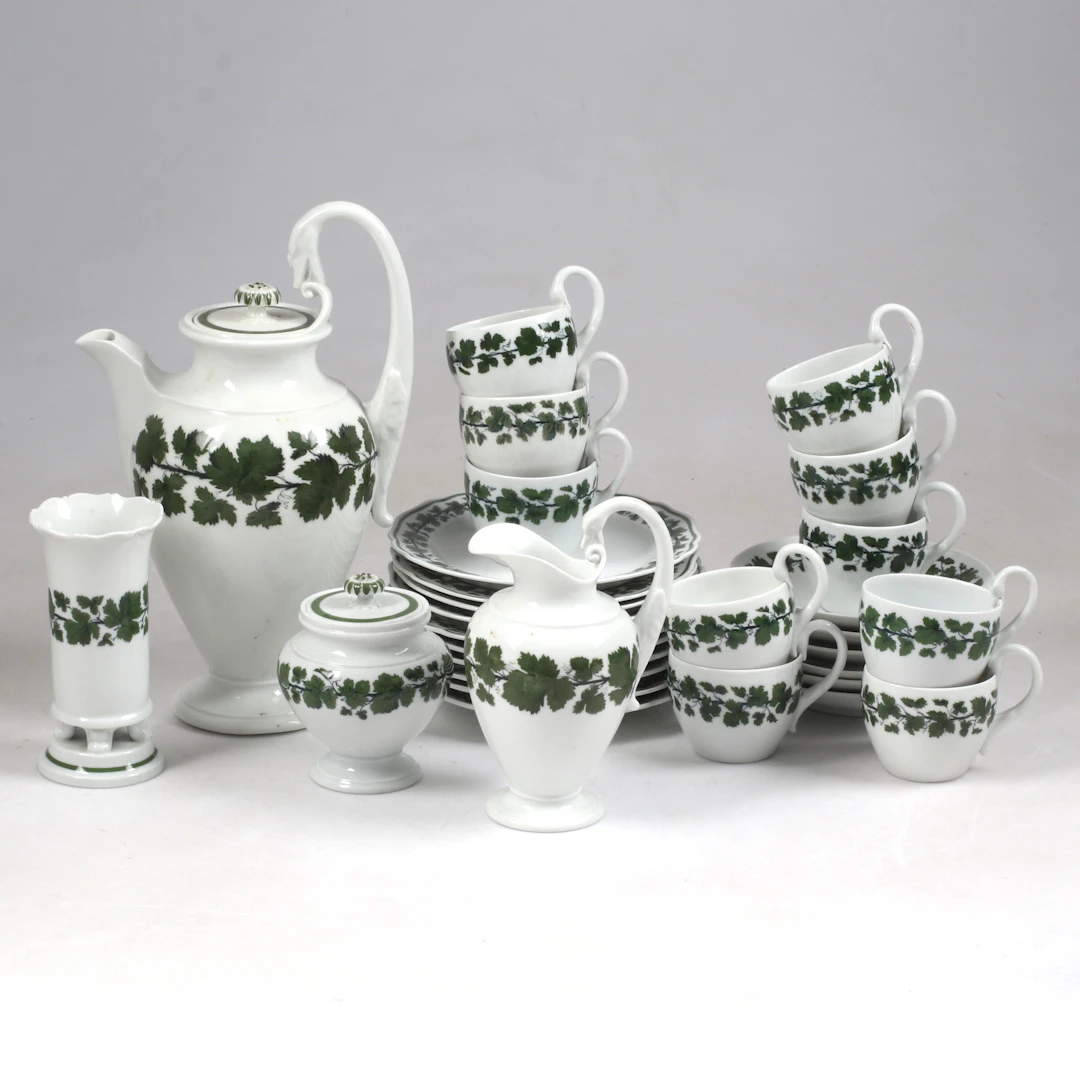 KAFFESERVIS 30 delar porslin, "Weinlaub", Meissen, 1900-tal.