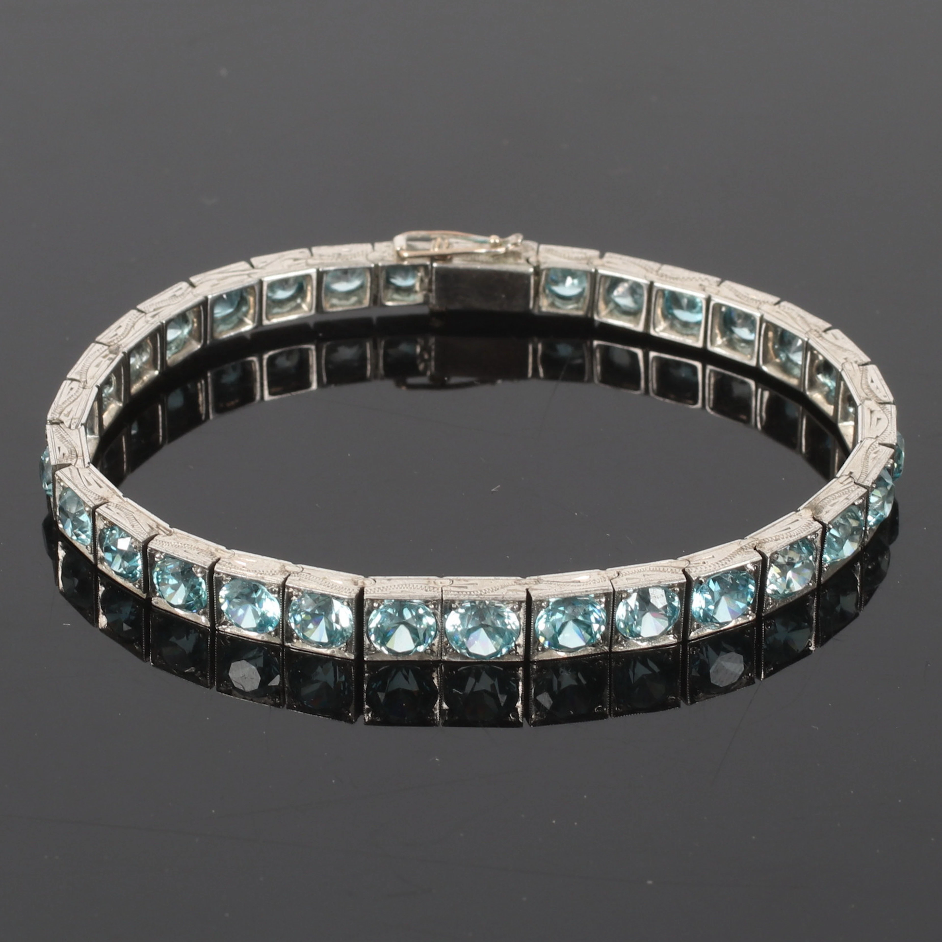 ARMBAND, Sterling silver, med Kubic Zirkoner. 1900-tal.