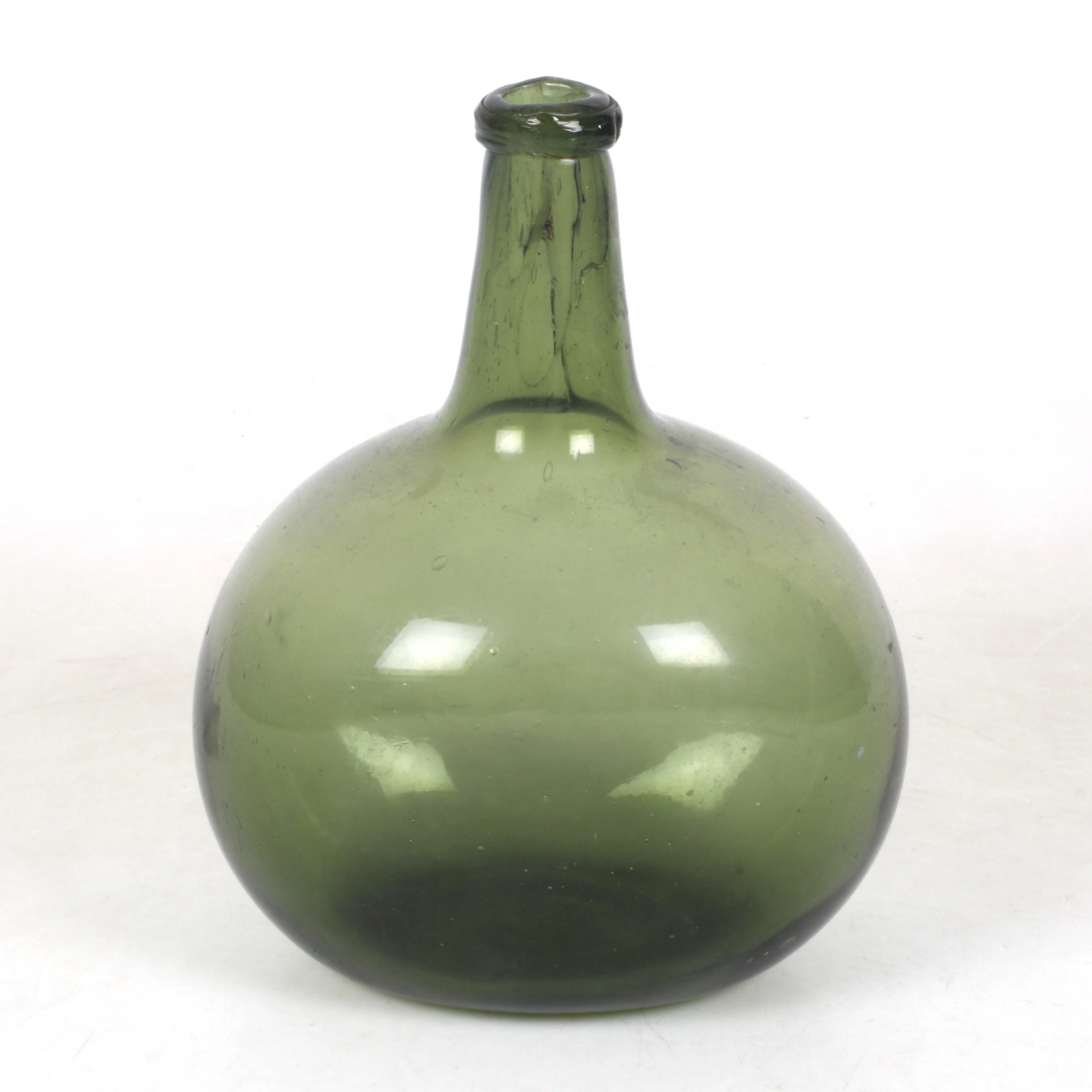 BALLONGFLASKA, grönt glas. 17/1800-tal.