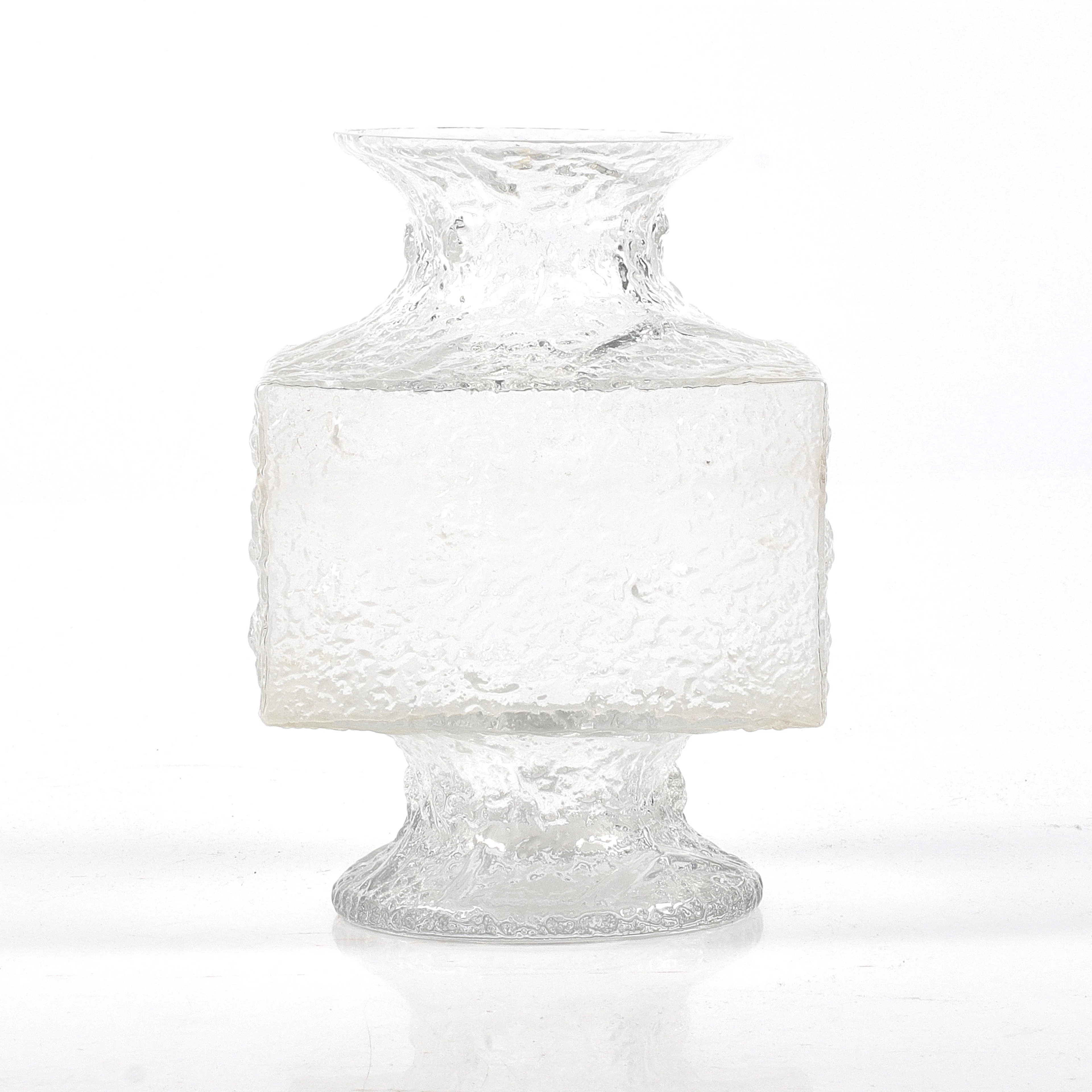 TIMO SARPANEVA. Vas, "Crassus", glas, Iittala, Finland.